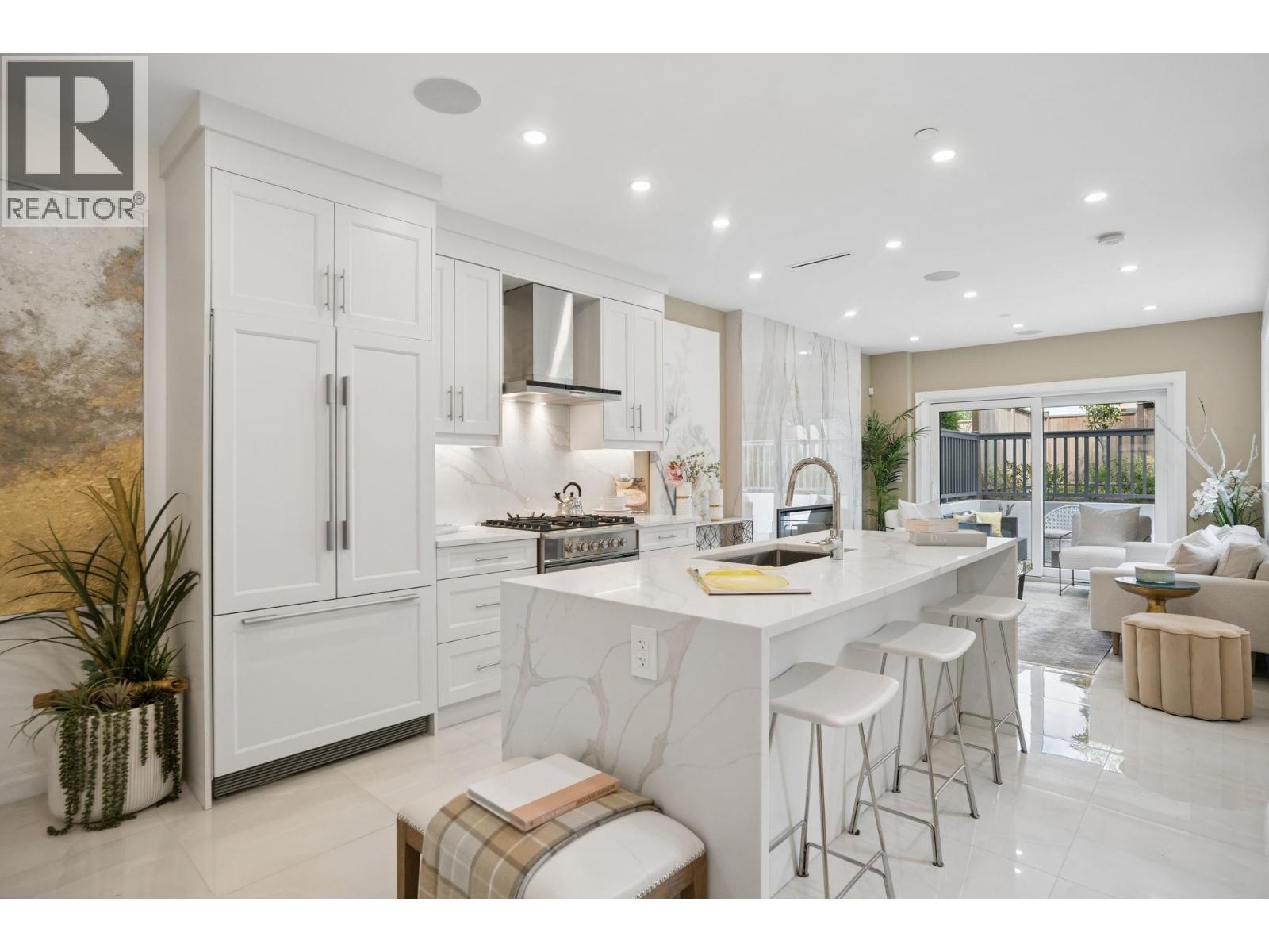 2523 W 8TH AVENUE, vancouver, British Columbia