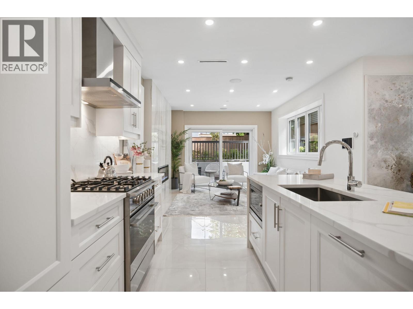 2523 W 8th Avenue, Vancouver, British Columbia  V6K 2B3 - Photo 4 - R3165812