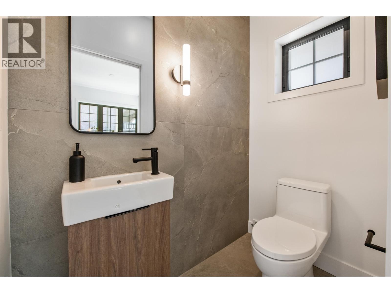 2 1166 E 26th Avenue, Vancouver, British Columbia  V5V 2J7 - Photo 12 - R3165817