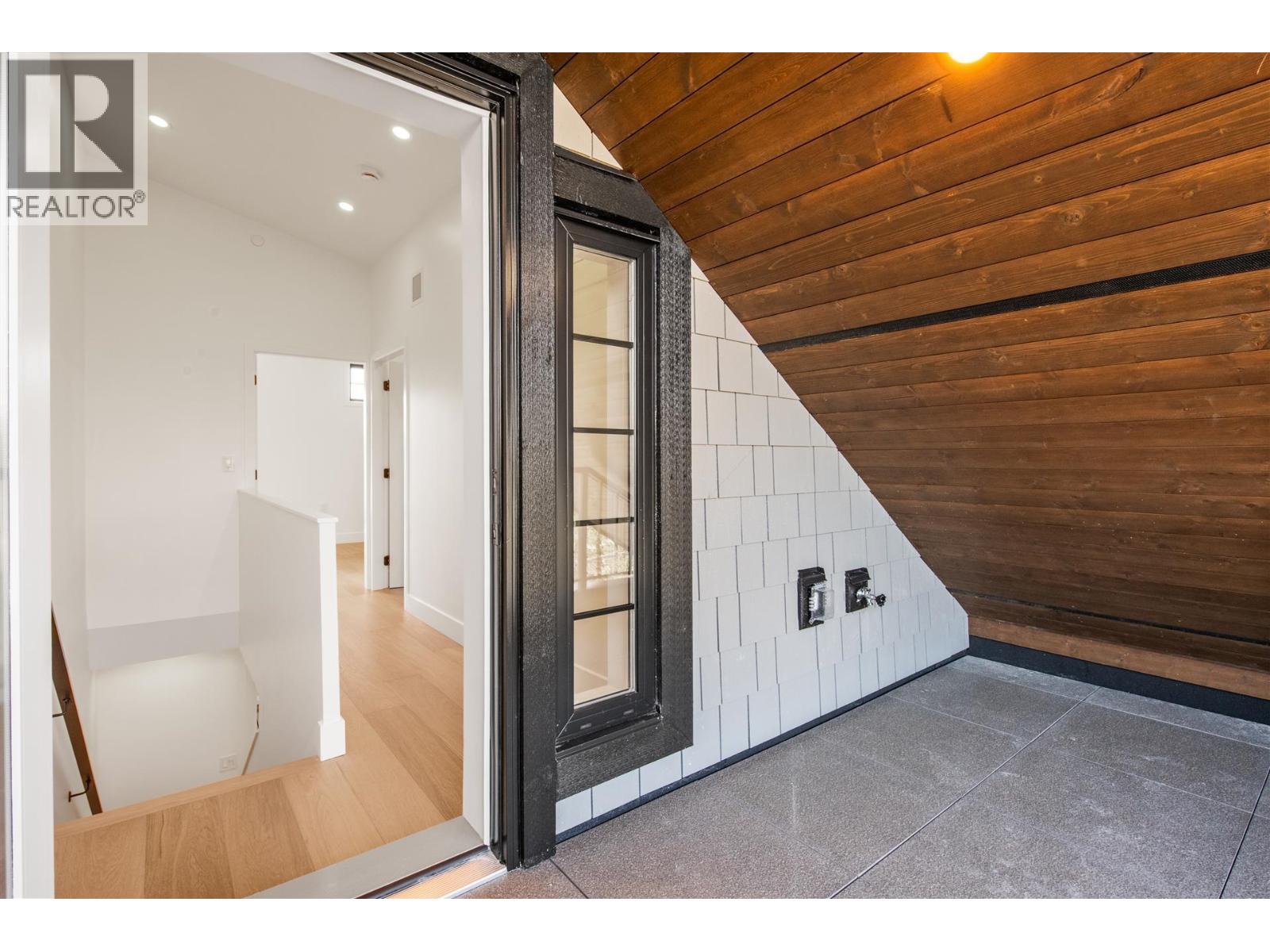 2 1166 E 26th Avenue, Vancouver, British Columbia  V5V 2J7 - Photo 18 - R3165817