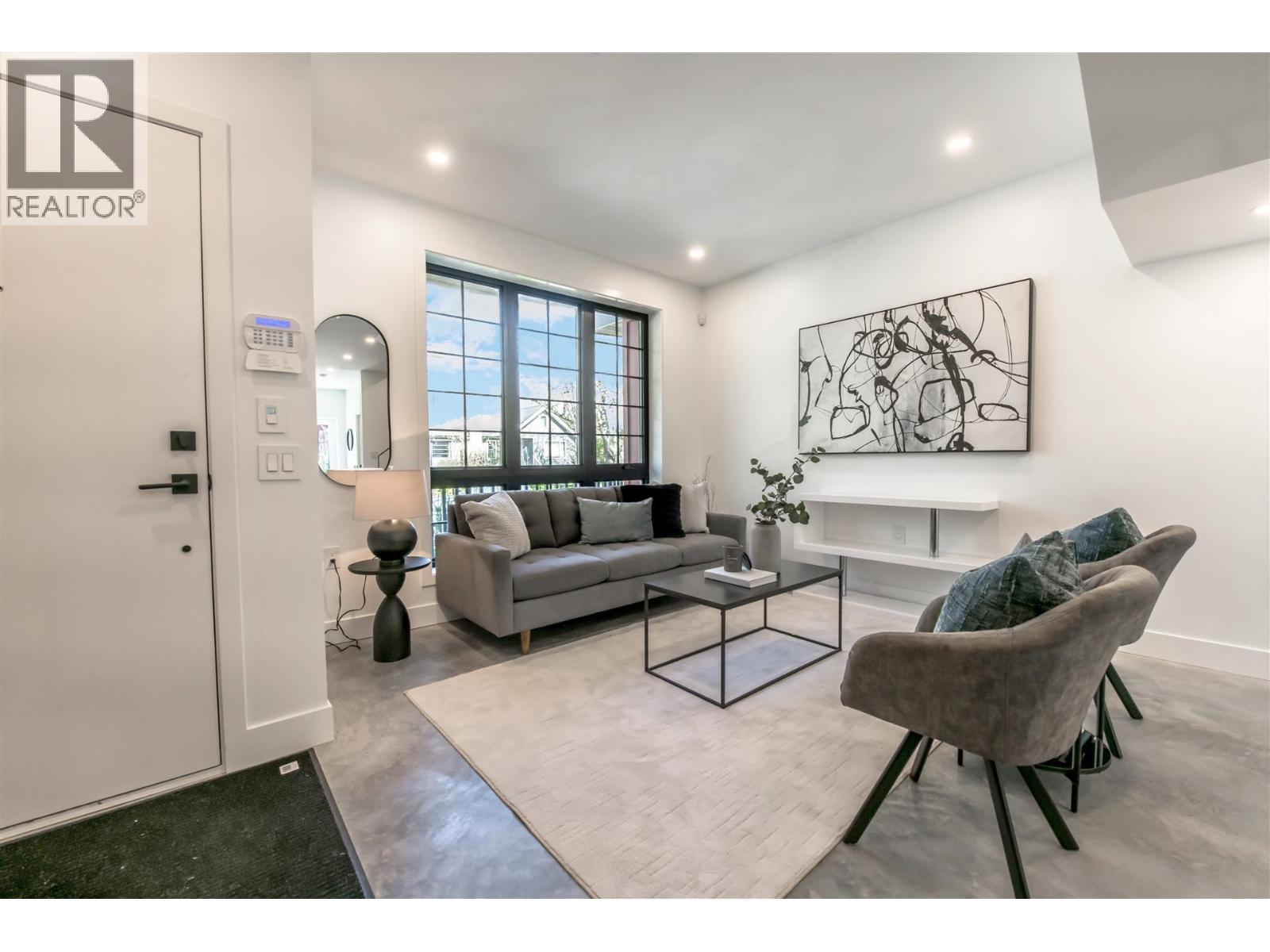 2 1166 E 26th Avenue, Vancouver, British Columbia  V5V 2J7 - Photo 3 - R3165817