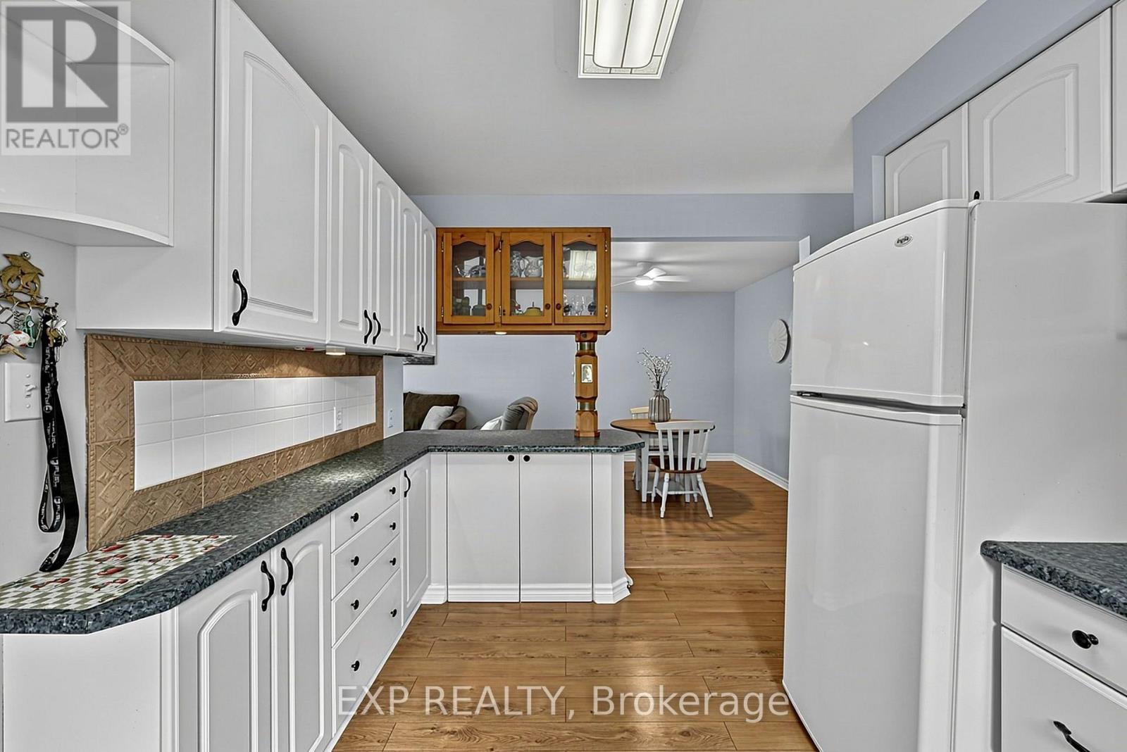 19 Faircrest Avenue, Georgina, Ontario  L0E 1L0 - Photo 5 - N13788028