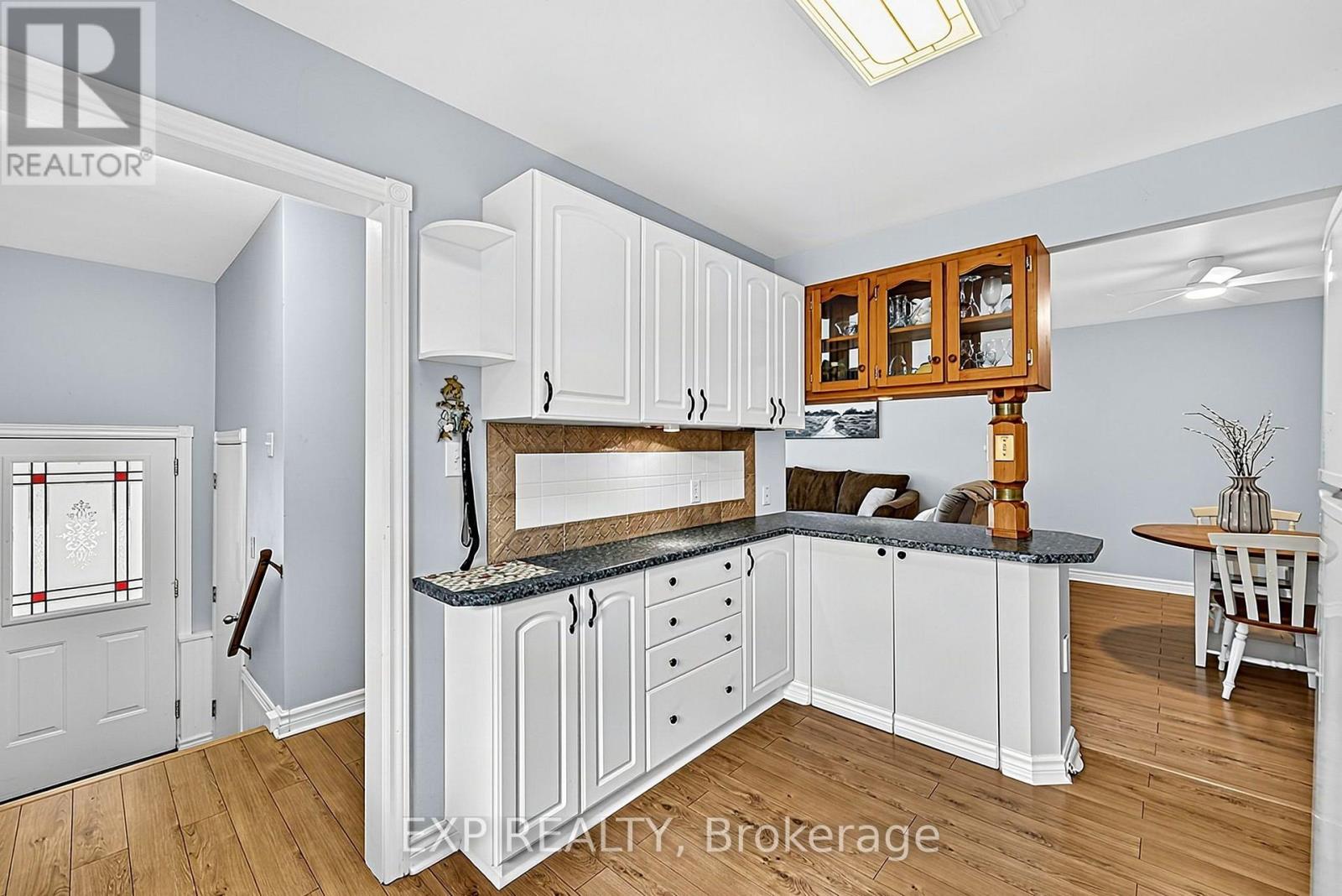 19 Faircrest Avenue, Georgina, Ontario  L0E 1L0 - Photo 6 - N13788028