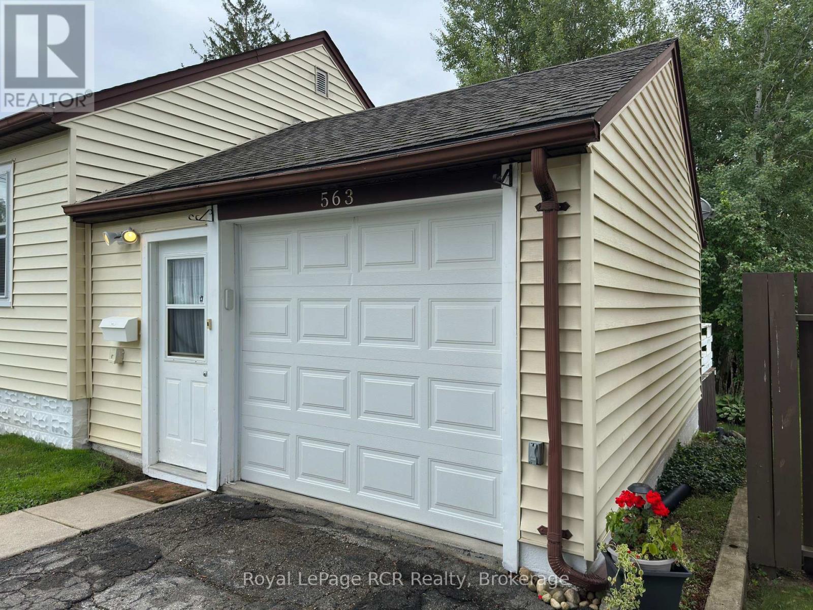 563 9th Street, Hanover, Ontario  N4N 1M3 - Photo 3 - X13788070