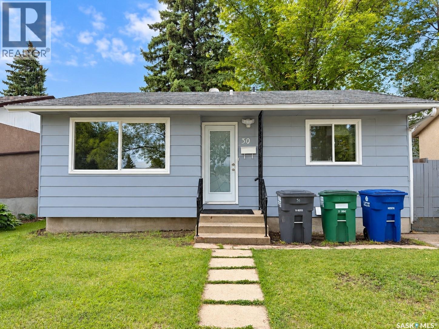 30 Confederation Crescent, Saskatoon, Saskatchewan  S7L 4V2 - Photo 1 - SK048481