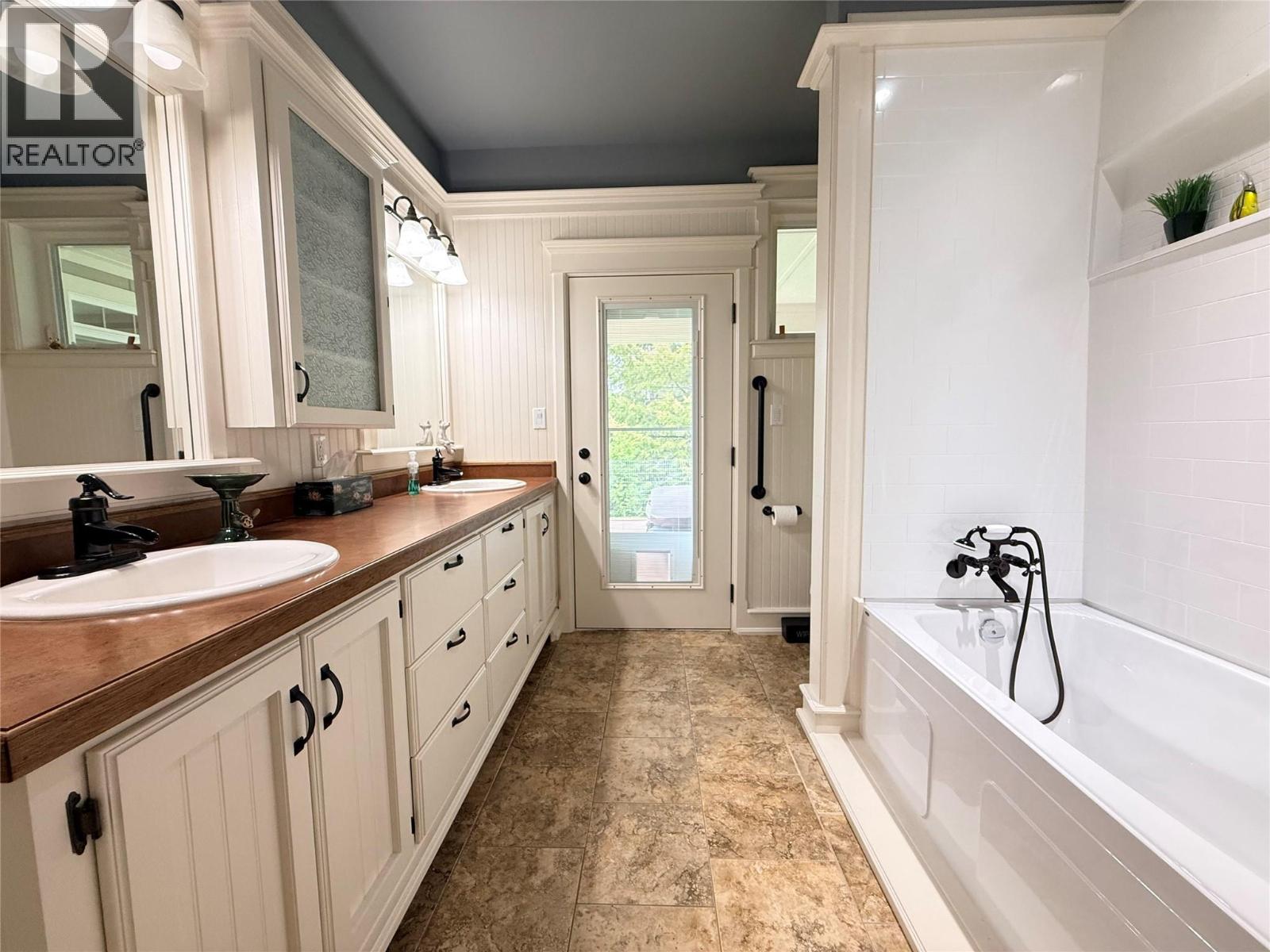 190 1st Avenue, Christina Lake, British Columbia  V0H 1E0 - Photo 30 - 10400851
