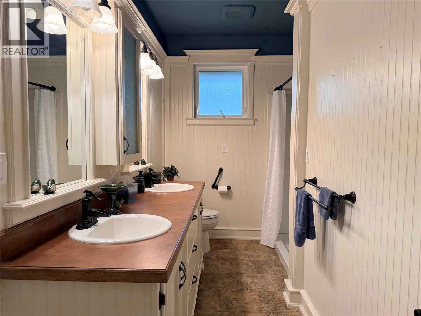 190 1st Avenue, Christina Lake, British Columbia  V0H 1E0 - Photo 23 - 10400851