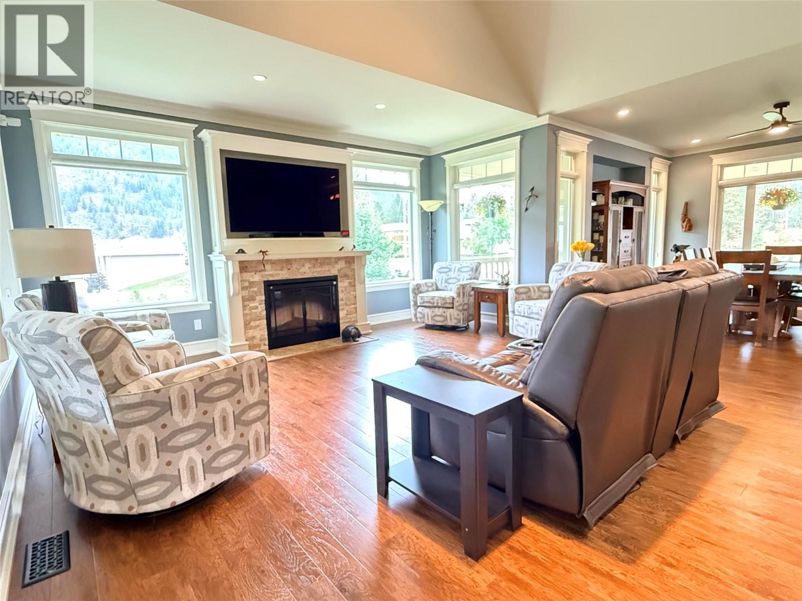 190 1st Avenue, Christina Lake, British Columbia  V0H 1E0 - Photo 12 - 10400851