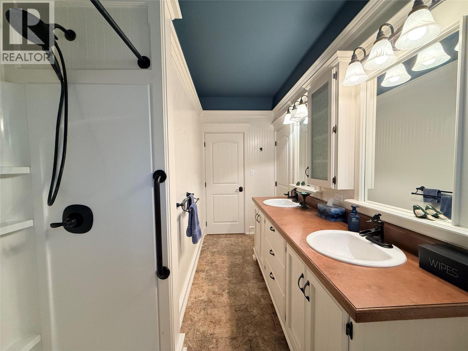 190 1st Avenue, Christina Lake, British Columbia  V0H 1E0 - Photo 24 - 10400851
