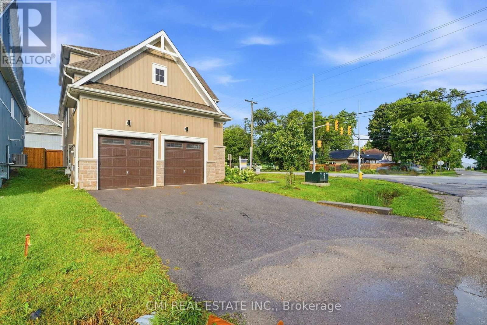 3205 Mosley Street, Wasaga Beach, Ontario L9Z 1V5 - Photo 4 - S13645638