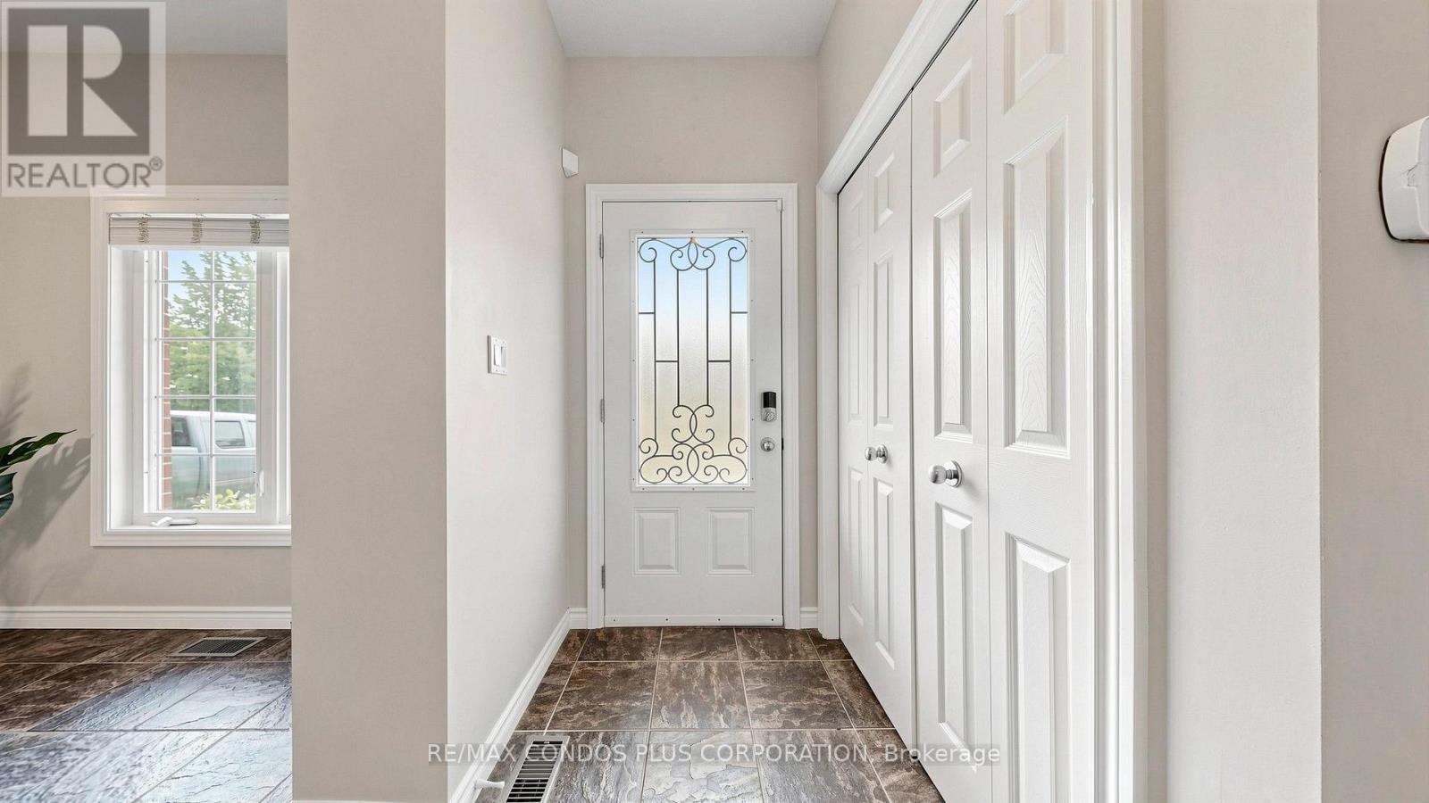 859 Brandenburg Boulevard, Waterloo, Ontario  N2T 2X6 - Photo 4 - X13788048