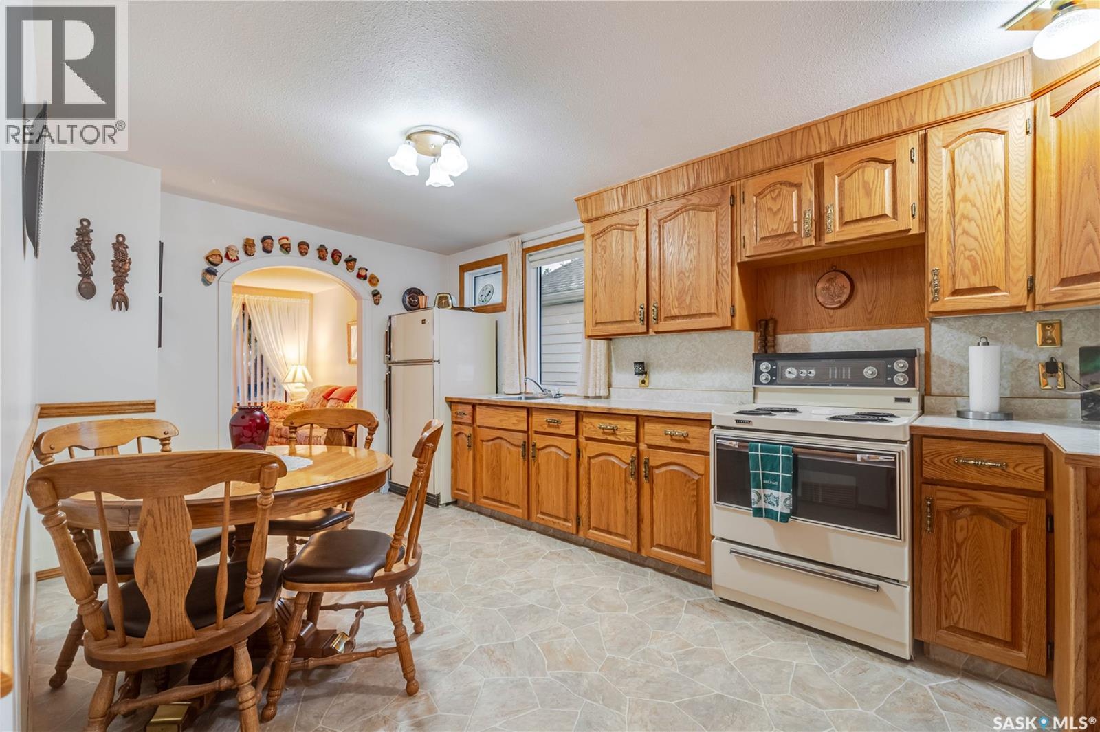 954 Hochelaga Street W, Moose Jaw, Saskatchewan  S6H 2H8 - Photo 9 - SK048558