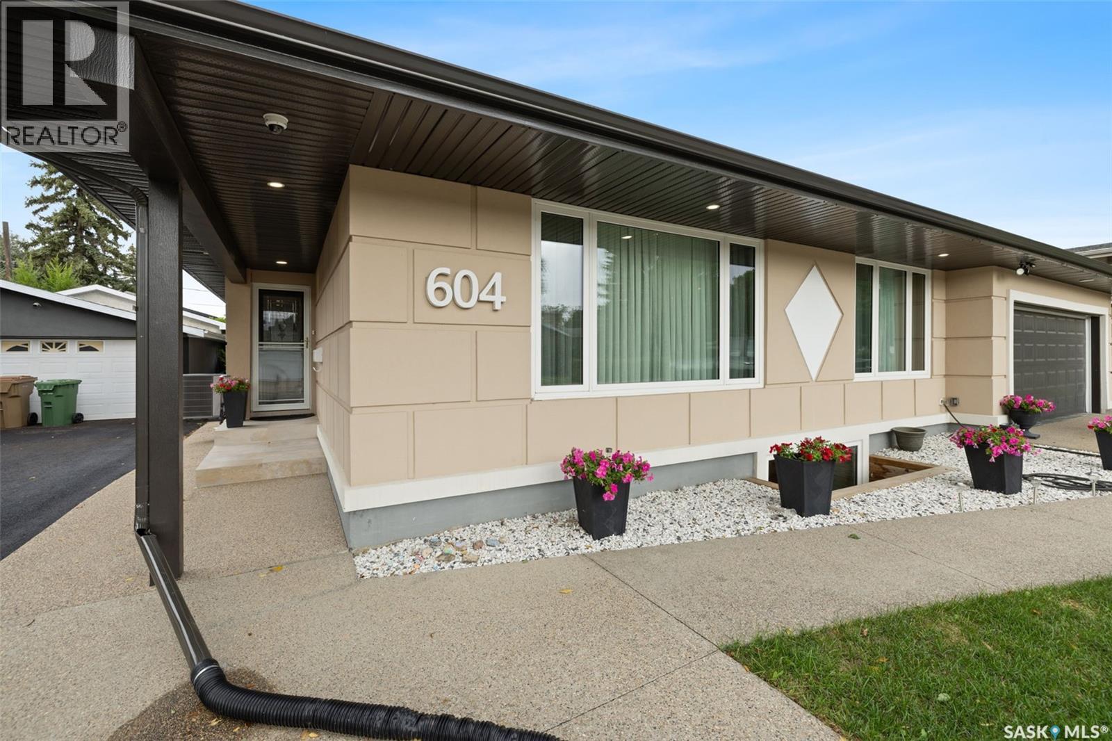604 Inver Crescent E, Regina, Saskatchewan  S4N 2K6 - Photo 2 - SK048327