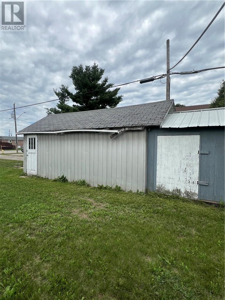 36 Lansdowne Street N, Chapleau, Ontario  P0M 1K0 - Photo 6 - 2130390