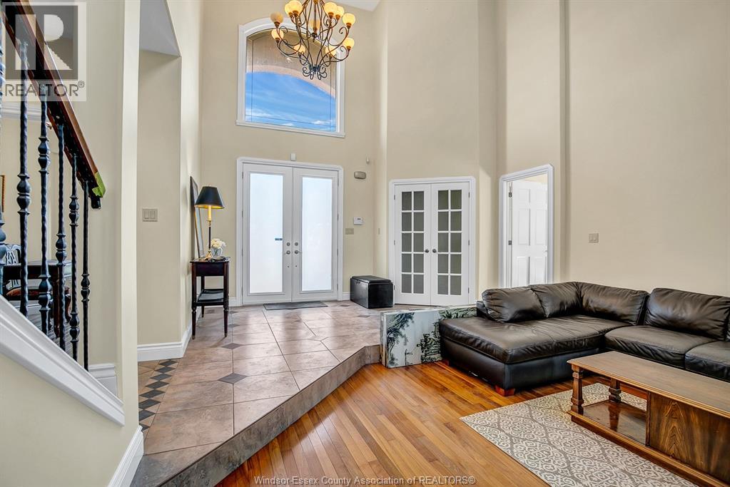 425 Country Club Drive, Windsor, Ontario  N9G 3G9 - Photo 6 - 26022623