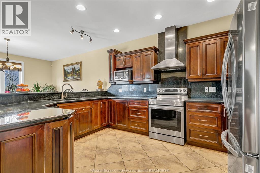 425 Country Club Drive, Windsor, Ontario  N9G 3G9 - Photo 14 - 26022623
