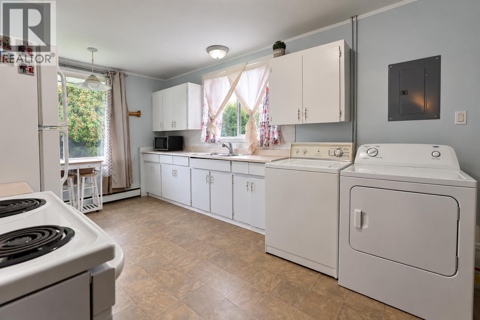 84 Capilano Street, Kitimat, British Columbia  V8C 1X8 - Photo 8 - R3165634