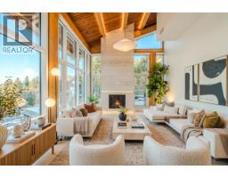 901 6687 NELSON AVENUE, West Vancouver, British Columbia