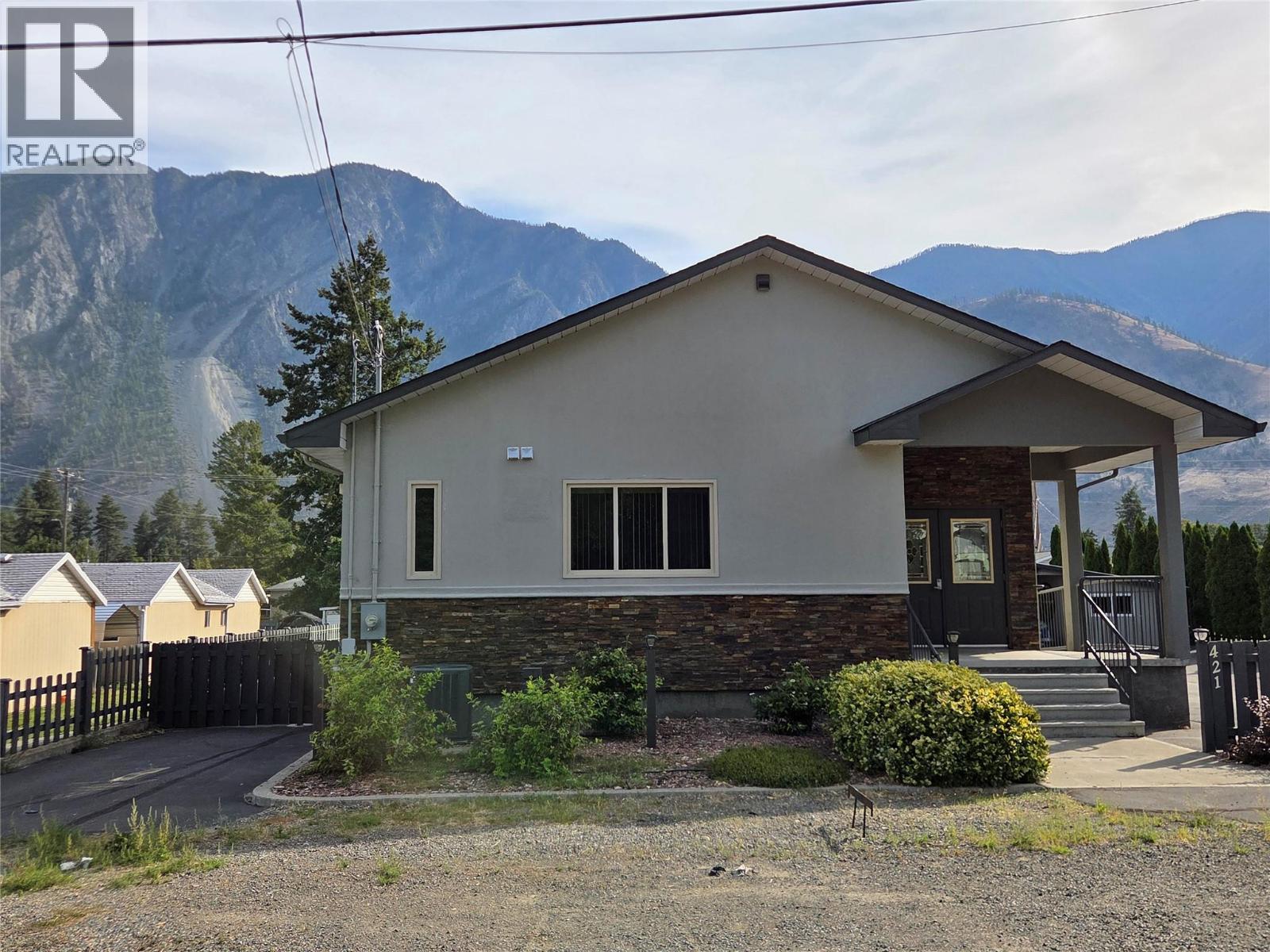 421 9th Avenue, Keremeos, British Columbia  V0X 1N3 - Photo 40 - 10392153