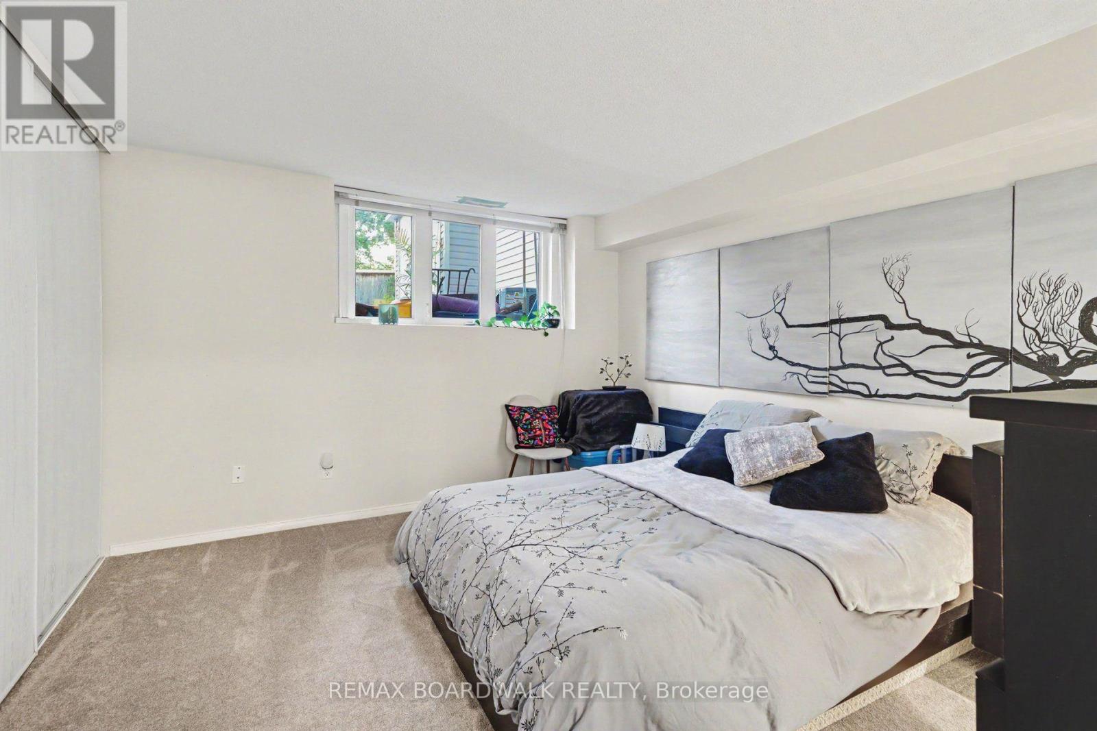 1631 Locksley Lane, Ottawa, Ontario  K1J 1B6 - Photo 12 - X13788236