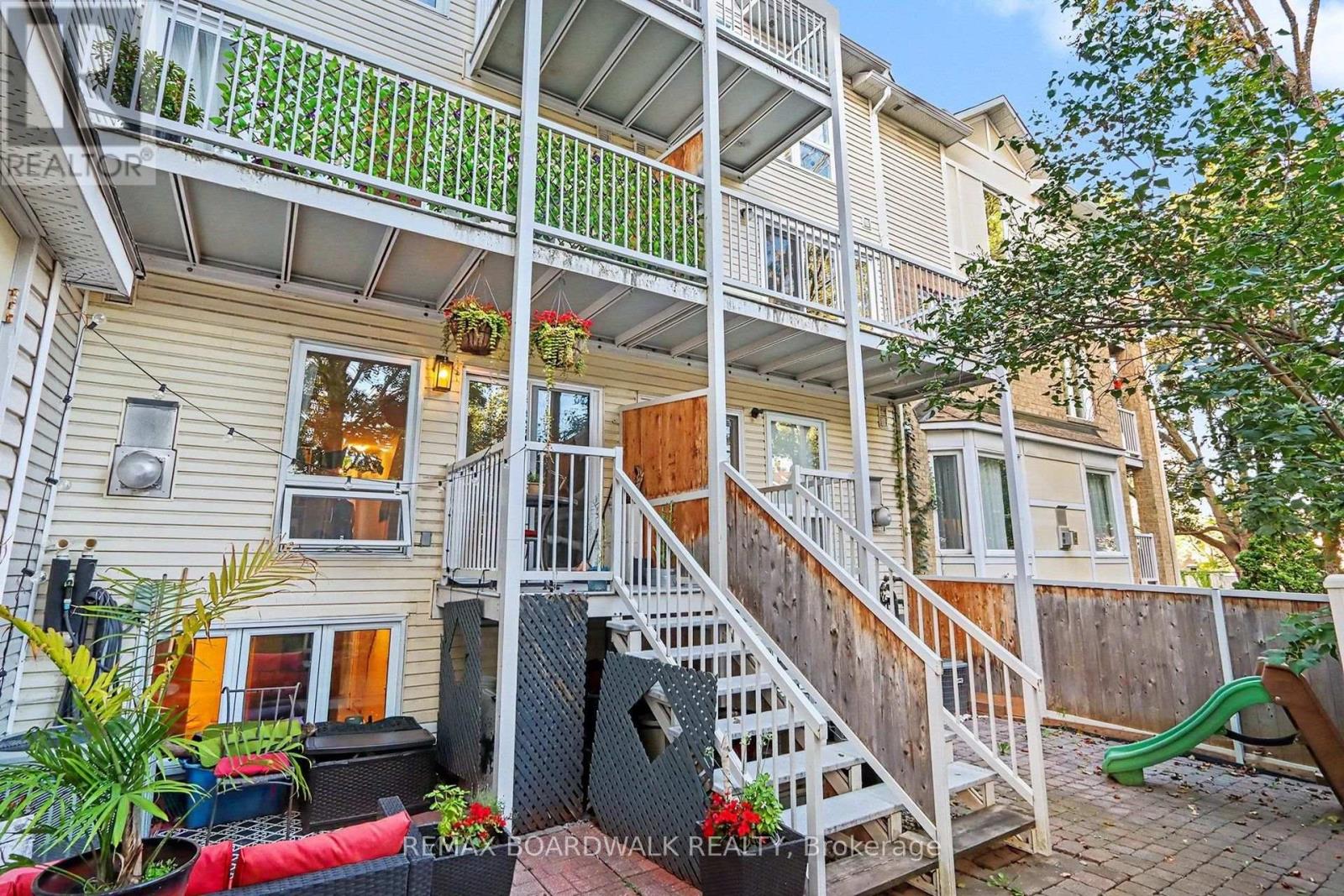 1631 Locksley Lane, Ottawa, Ontario  K1J 1B6 - Photo 13 - X13788236