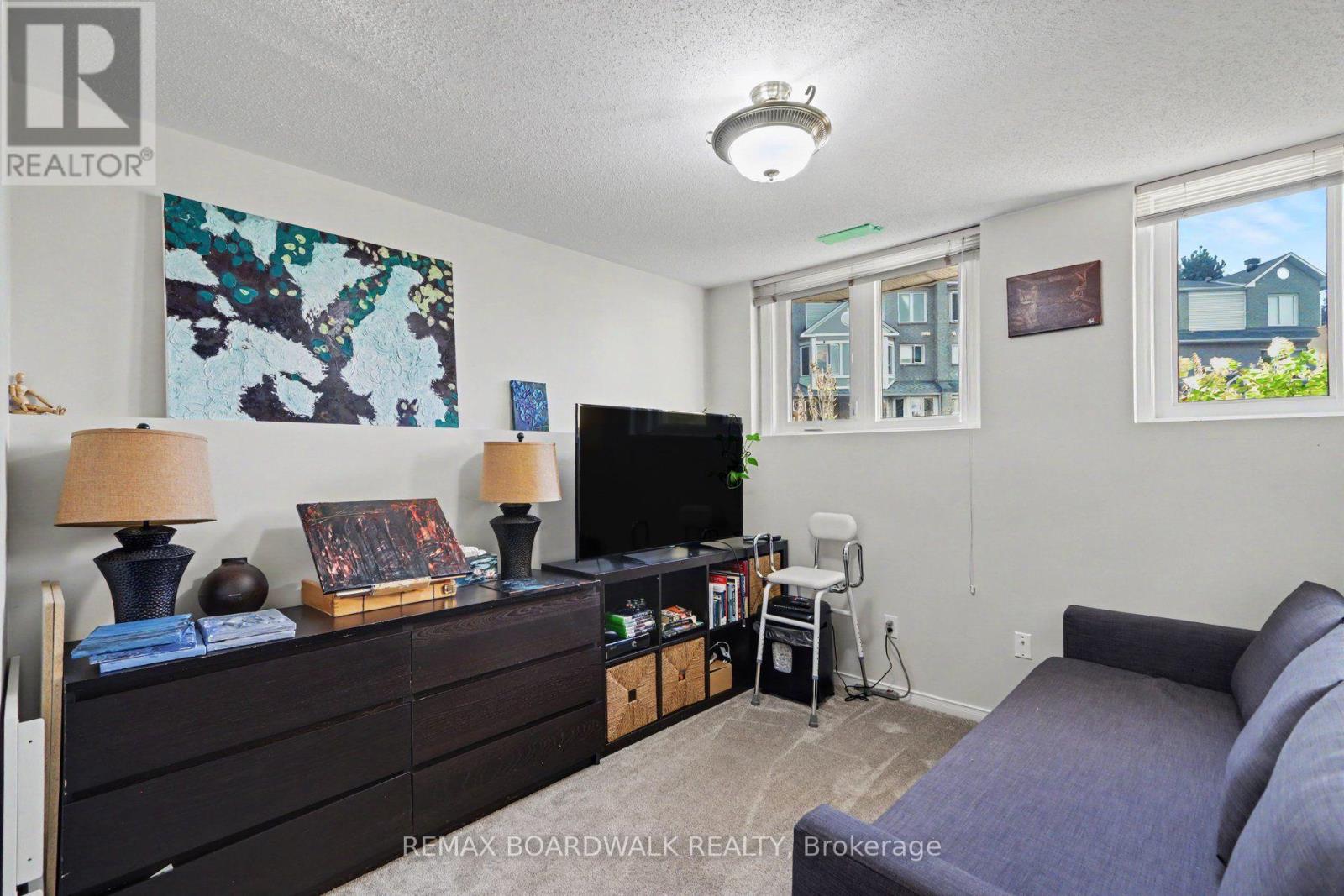 1631 Locksley Lane, Ottawa, Ontario  K1J 1B6 - Photo 9 - X13788236