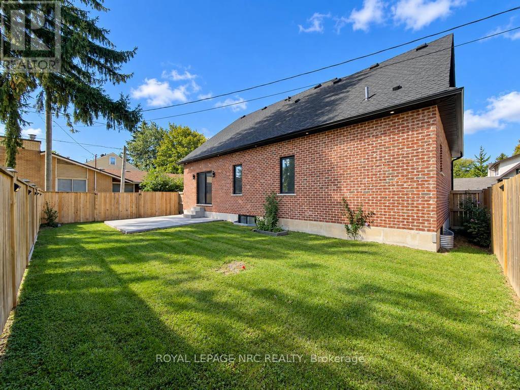 14 Charlotte Court, Welland, Ontario  L3C 1P5 - Photo 36 - X13788244