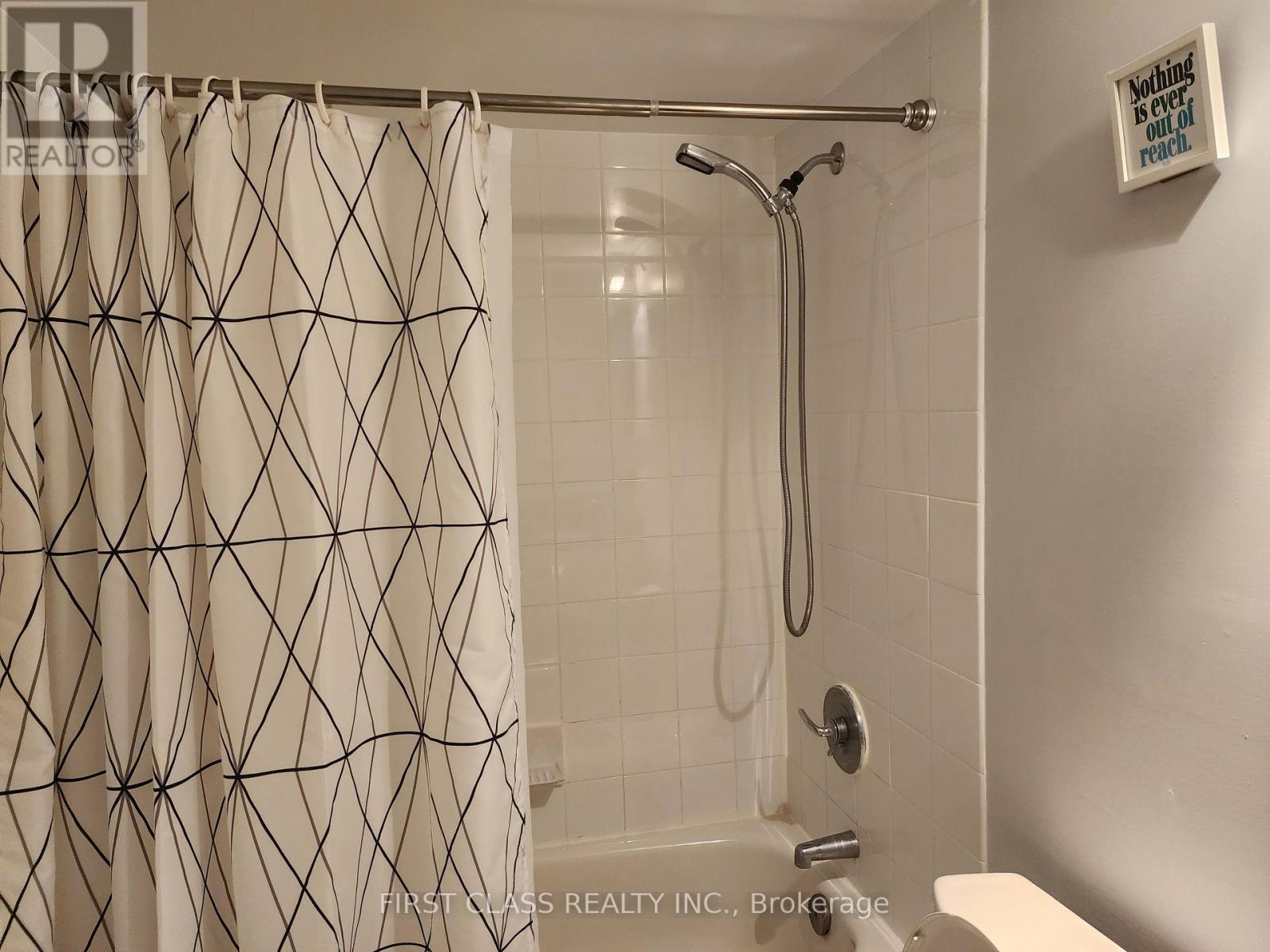 1306 - 24 Wellesley Street W, Toronto, Ontario  M4Y 2X6 - Photo 7 - C13788228