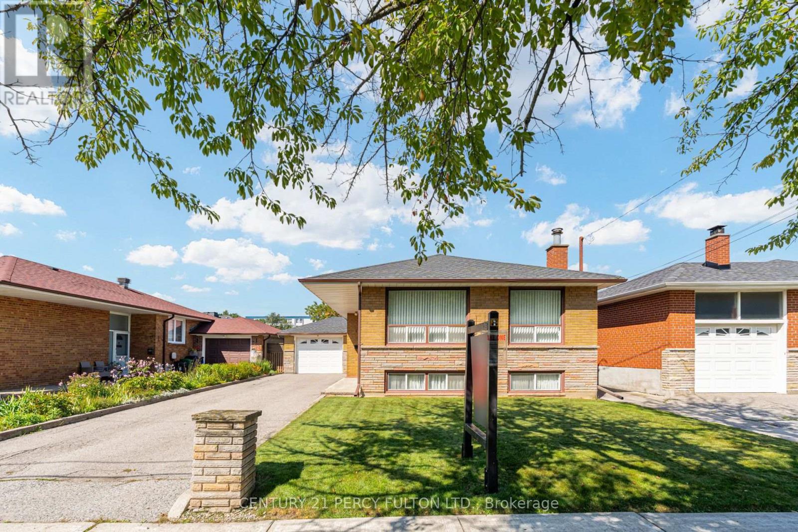 10 Dunlop Avenue, Toronto, Ontario  M1K 1K9 - Photo 1 - E13788178