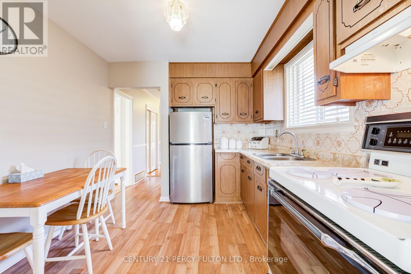 10 Dunlop Avenue, Toronto, Ontario  M1K 1K9 - Photo 12 - E13788178