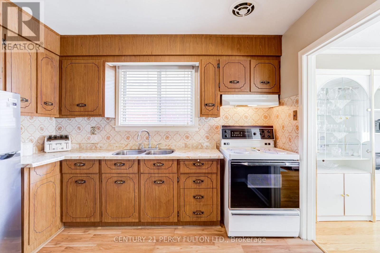 10 Dunlop Avenue, Toronto, Ontario  M1K 1K9 - Photo 16 - E13788178