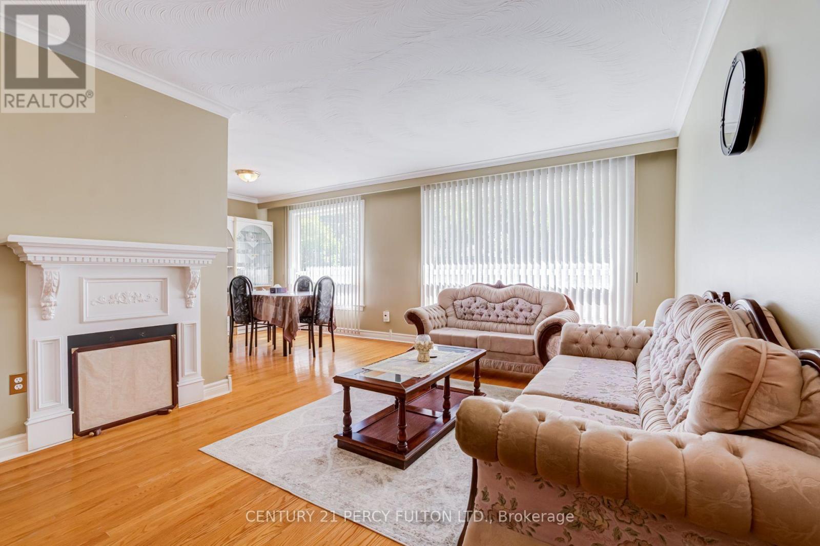 10 Dunlop Avenue, Toronto, Ontario  M1K 1K9 - Photo 5 - E13788178