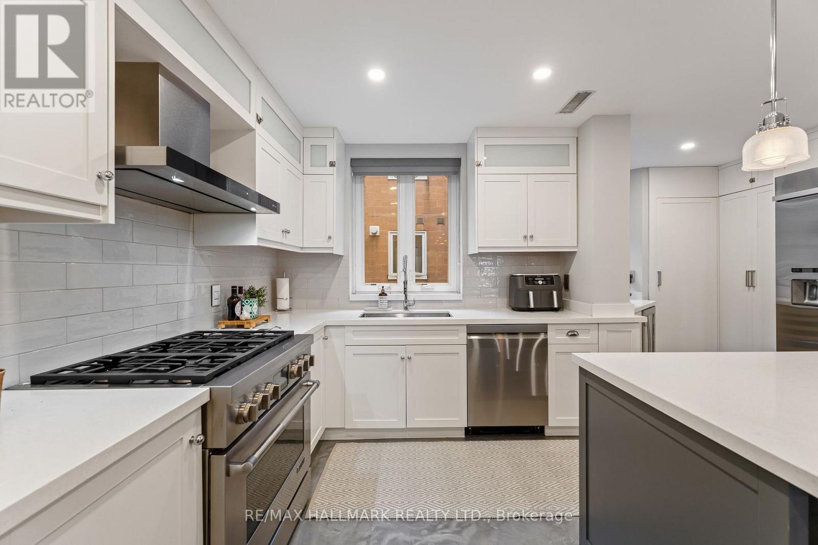 201 - 2365 Queen Street E, Toronto, Ontario  M4E 1H2 - Photo 10 - E13788264