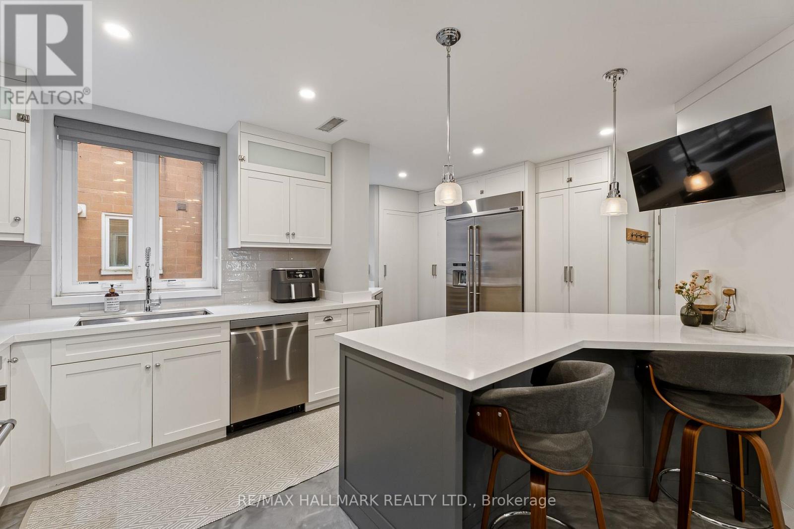 201 - 2365 Queen Street E, Toronto, Ontario  M4E 1H2 - Photo 11 - E13788264