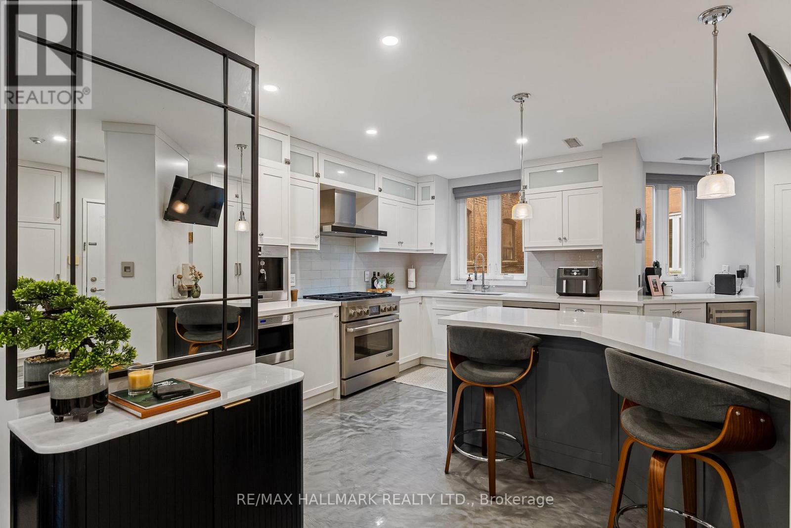 201 - 2365 Queen Street E, Toronto, Ontario  M4E 1H2 - Photo 16 - E13788264