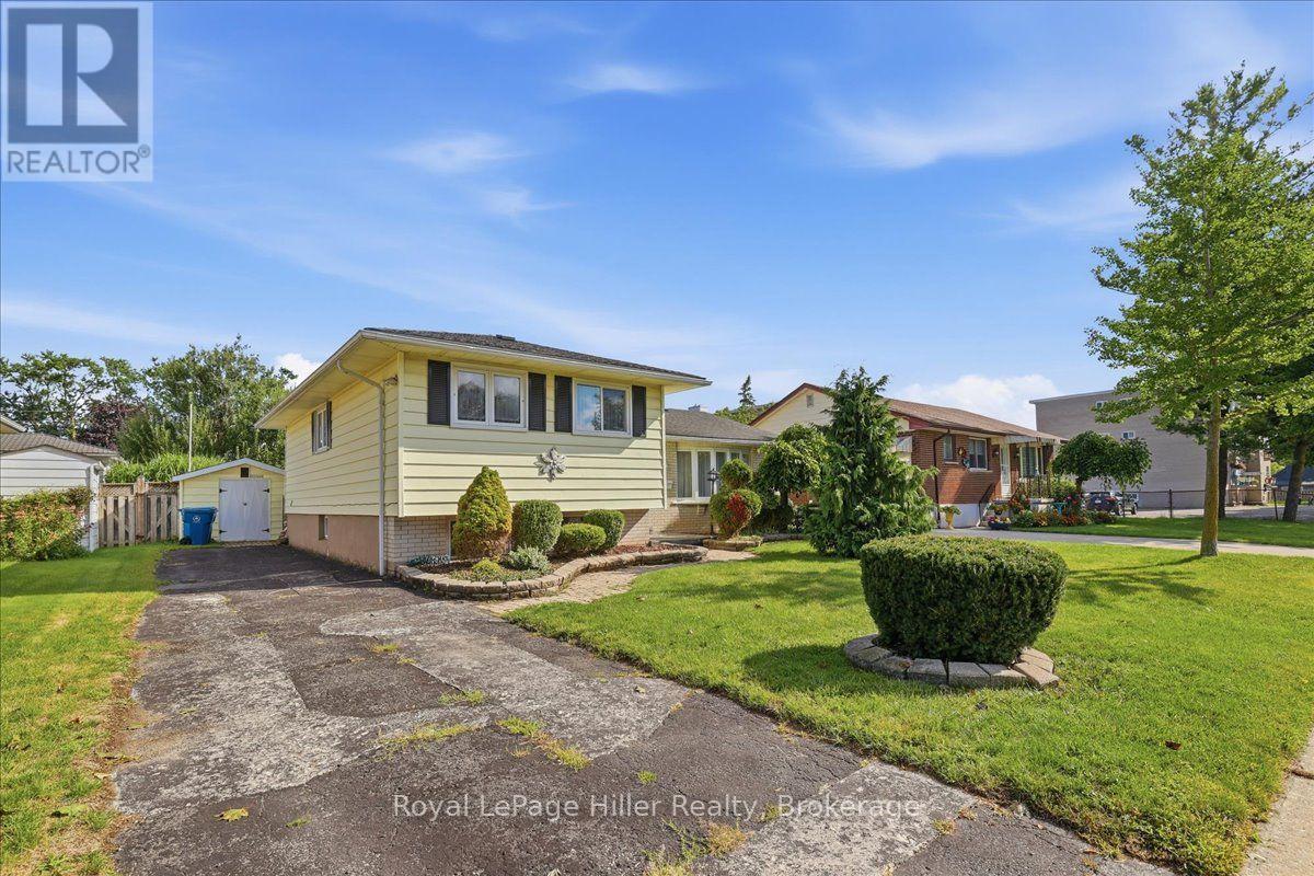 66 Elgin Crescent, Stratford, Ontario  N5A 3Z3 - Photo 2 - X13788252
