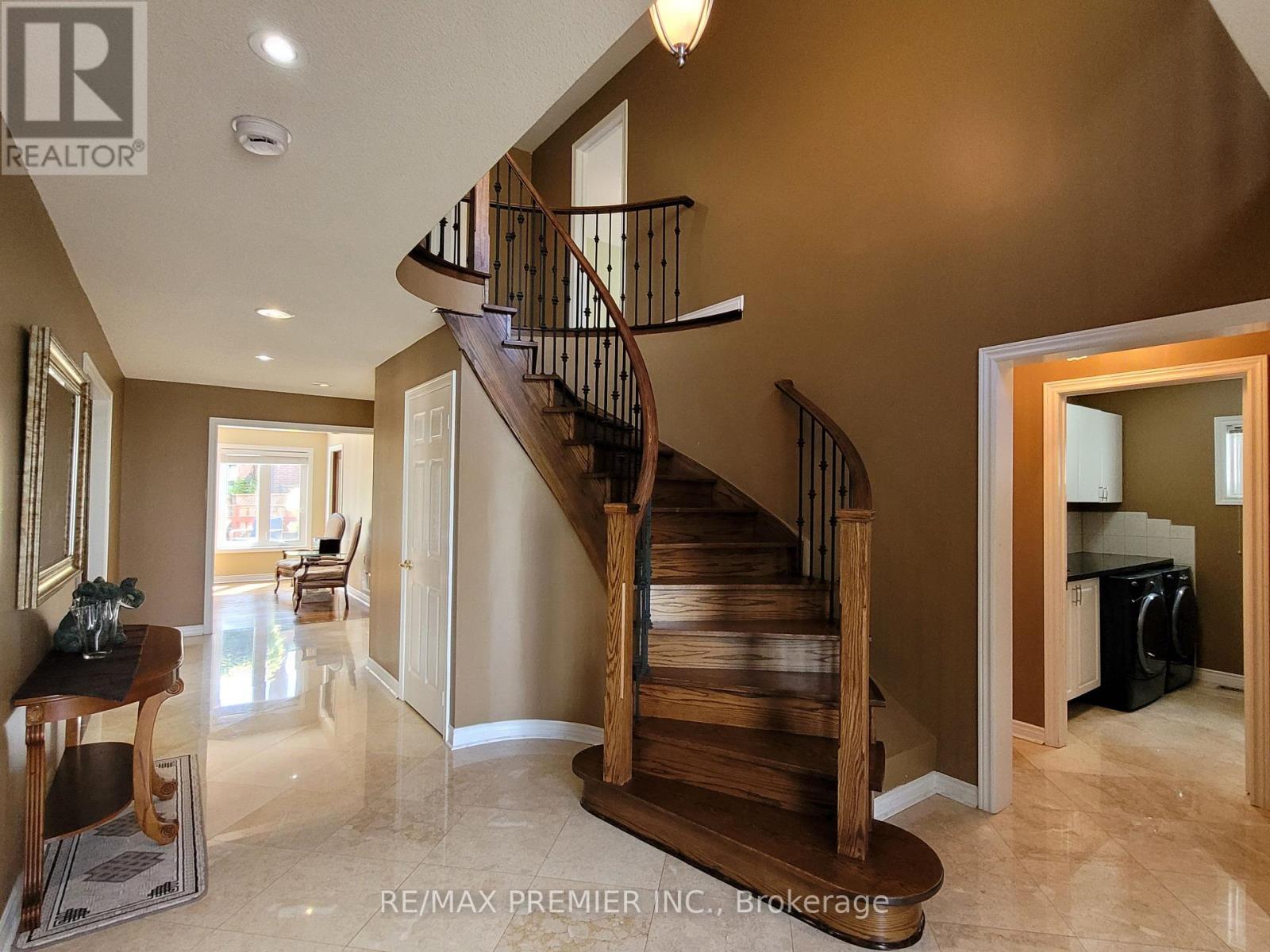 70 Bilbermar Drive, Richmond Hill, Ontario  L4S 1B9 - Photo 5 - N13788124