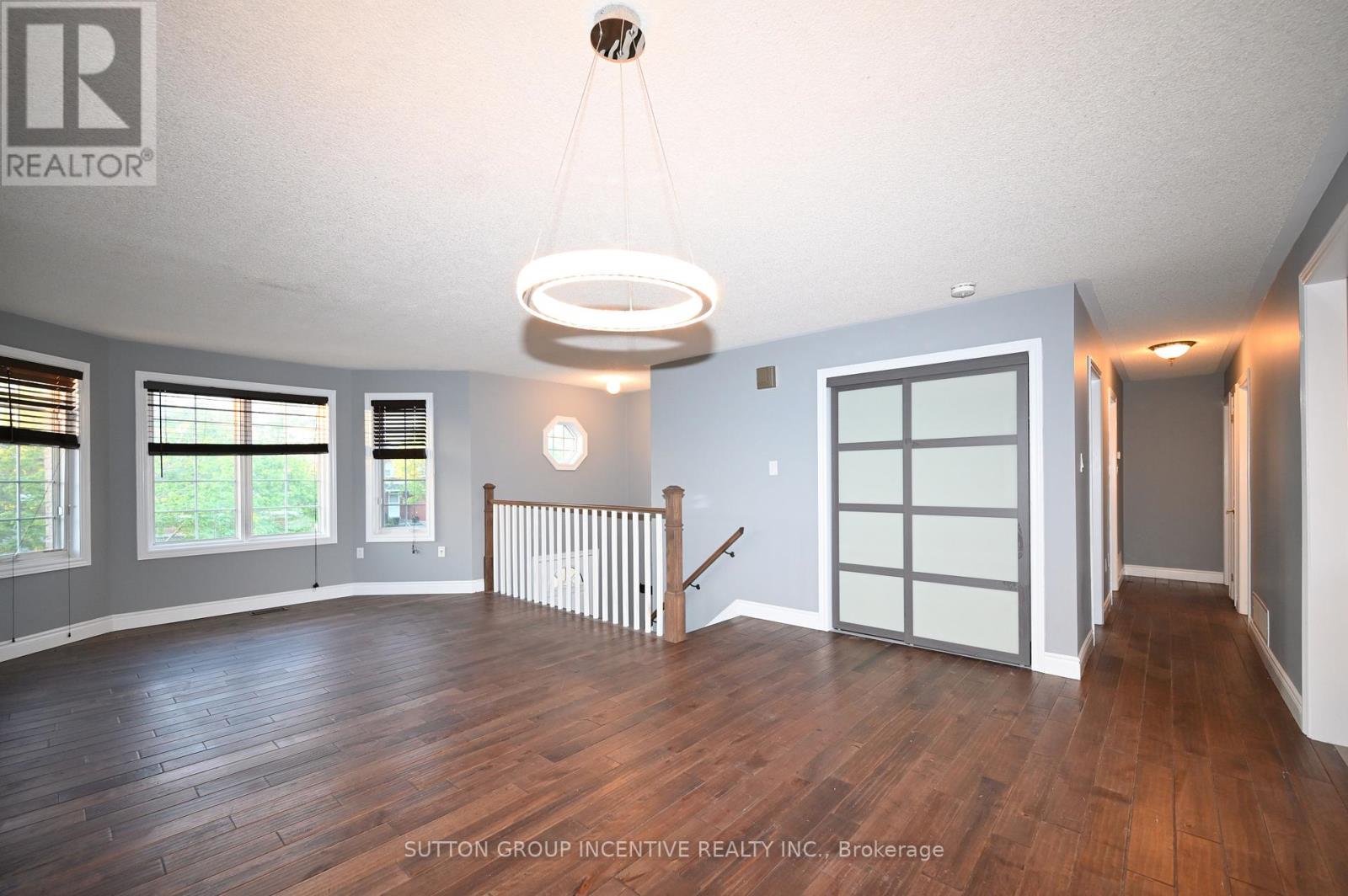 Upper - 39 Jones Drive, Barrie (Grove East), Ontario  L4M 6H7 - Photo 12 - S13788216