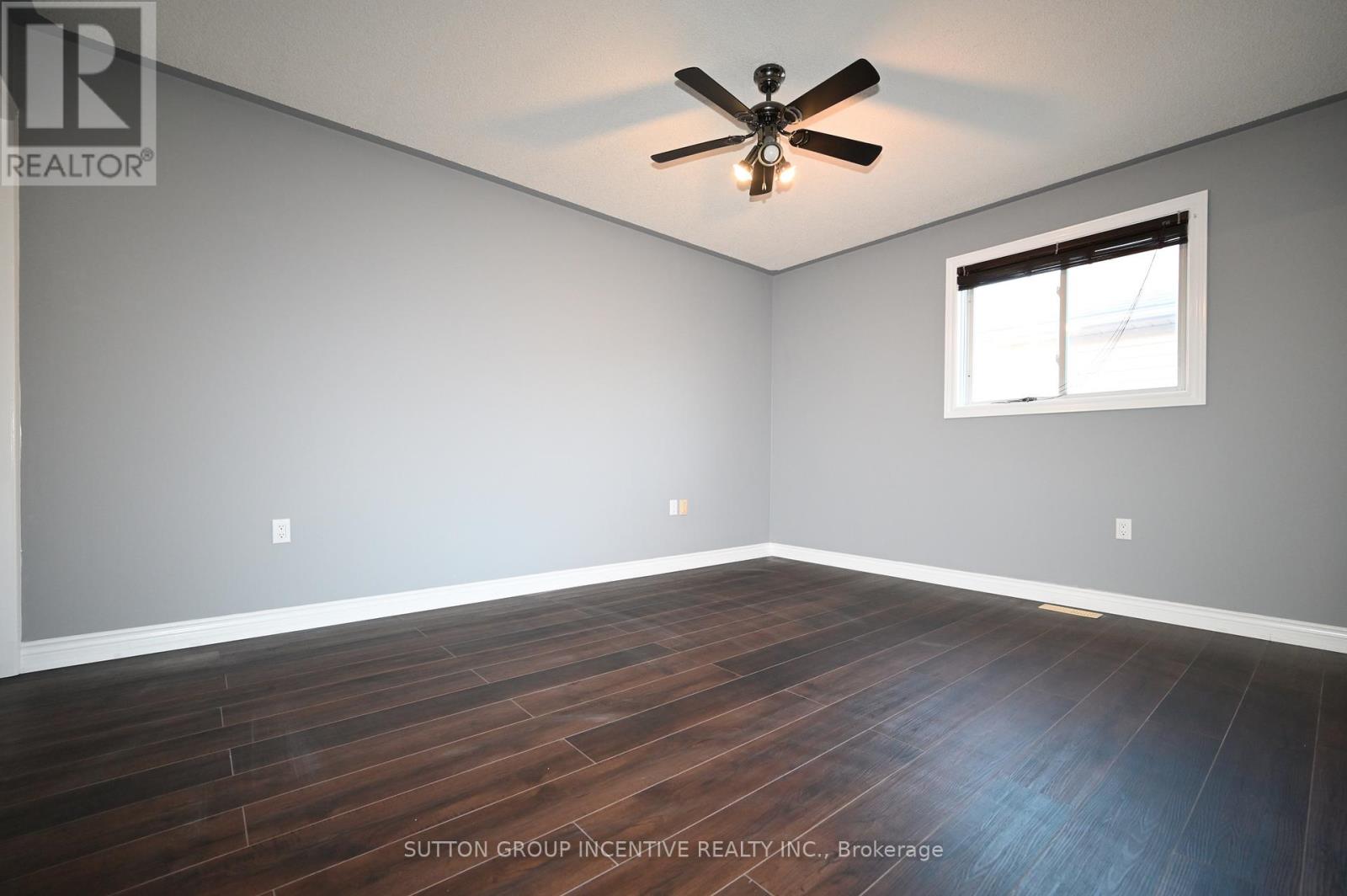 Upper - 39 Jones Drive, Barrie (Grove East), Ontario  L4M 6H7 - Photo 13 - S13788216