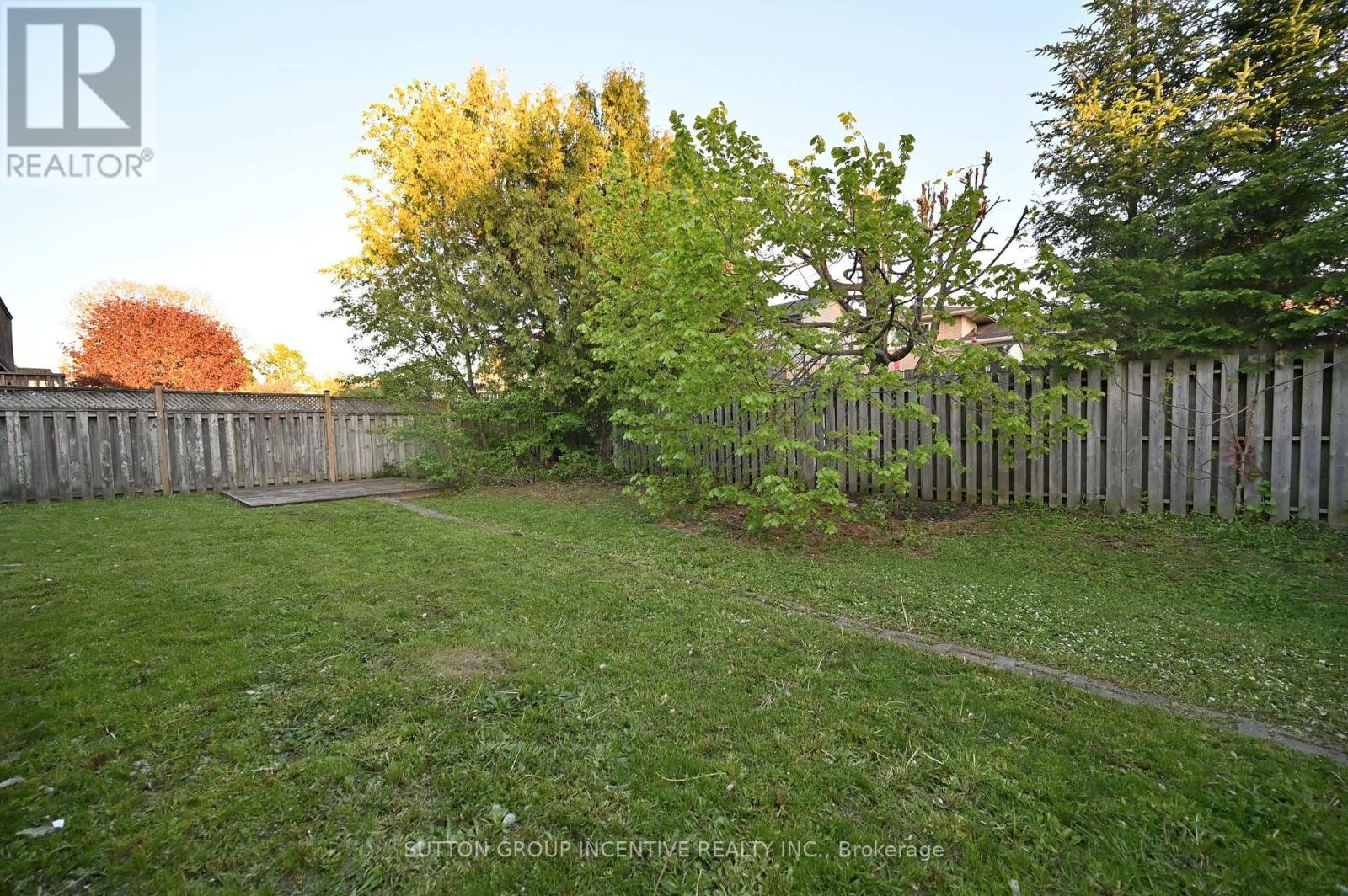Upper - 39 Jones Drive, Barrie (Grove East), Ontario  L4M 6H7 - Photo 18 - S13788216