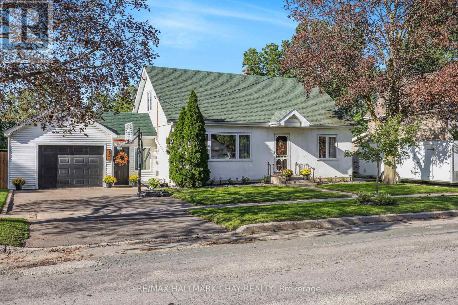 32 Caroline Street, Barrie, Ontario  L4N 2S3 - Photo 2 - S13788272