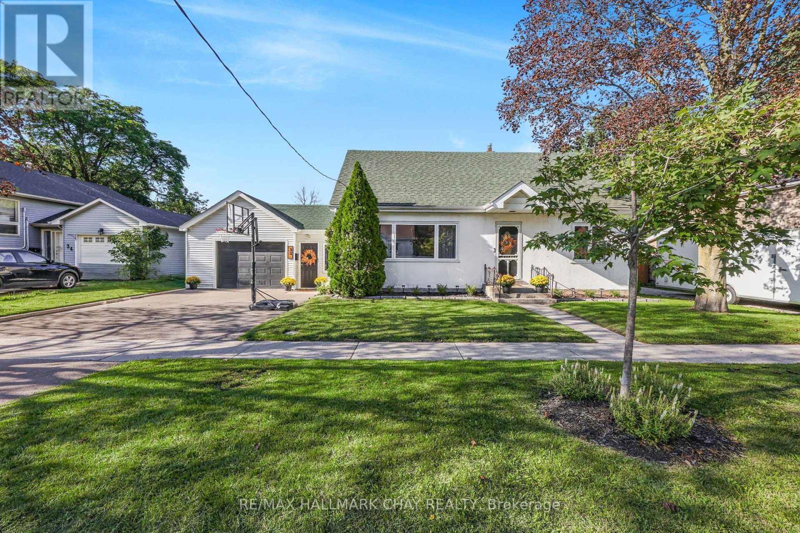 32 Caroline Street, Barrie, Ontario  L4N 2S3 - Photo 3 - S13788272