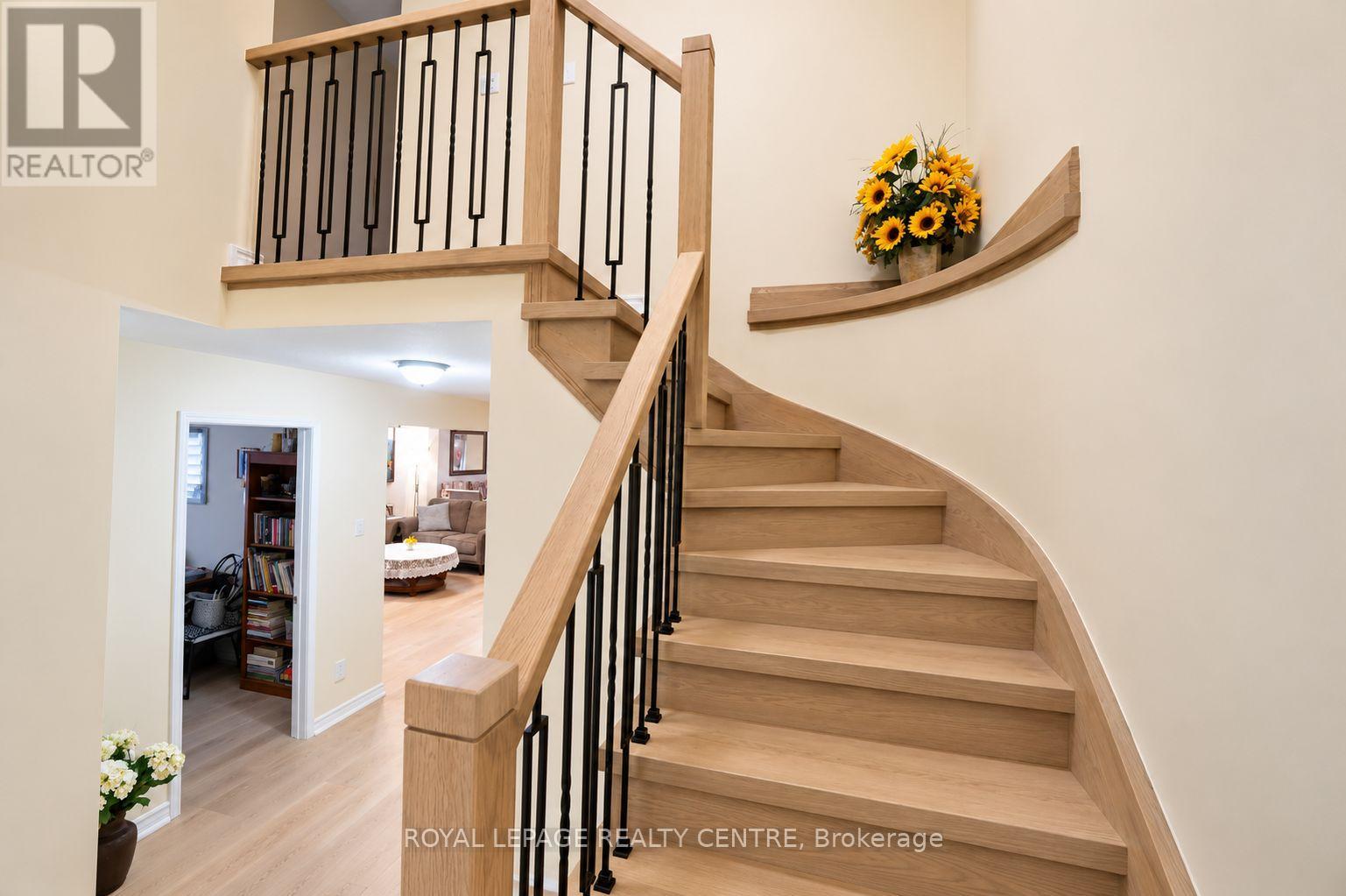 4550 Kettleby Court, Mississauga, Ontario  L4Z 2V7 - Photo 2 - W13788164