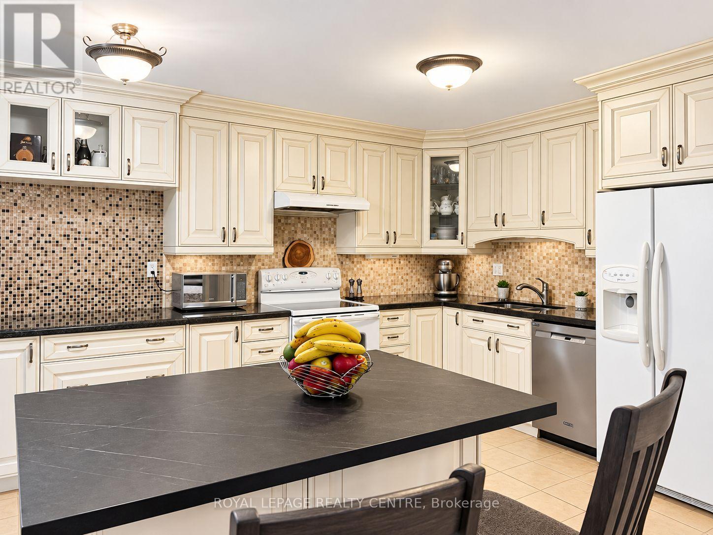 4550 Kettleby Court, Mississauga, Ontario  L4Z 2V7 - Photo 7 - W13788164