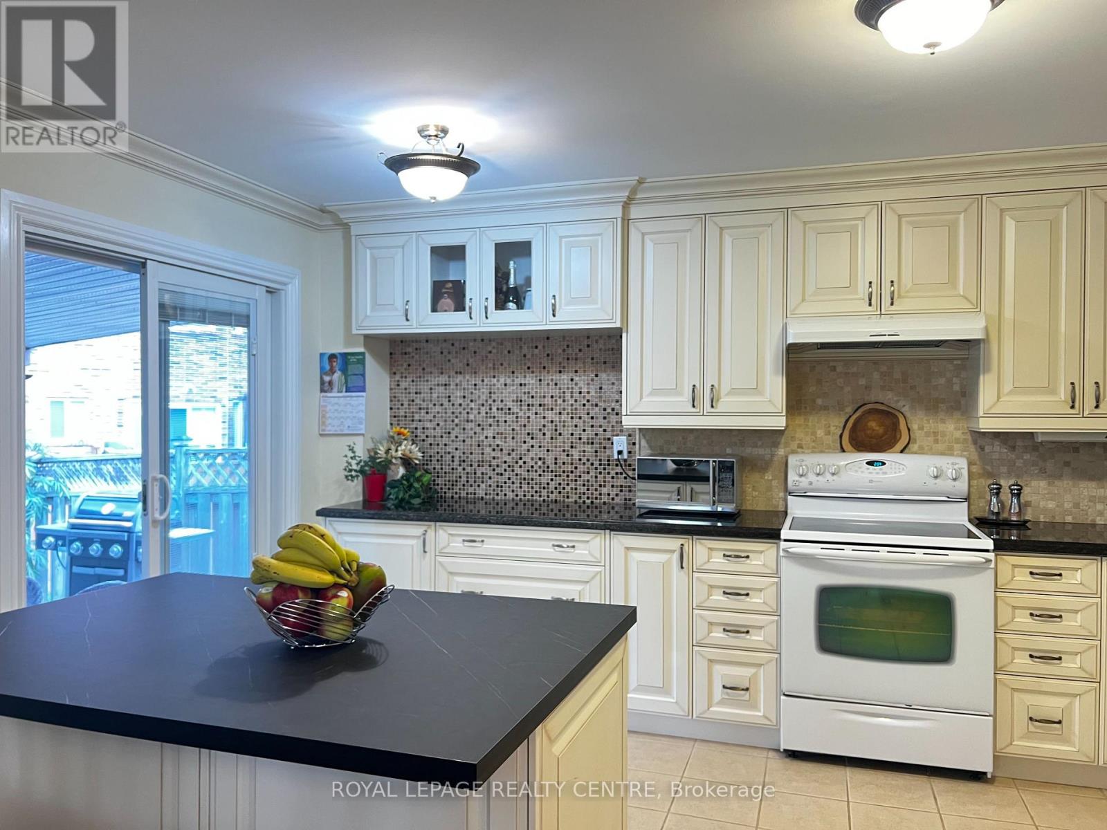4550 Kettleby Court, Mississauga, Ontario  L4Z 2V7 - Photo 8 - W13788164
