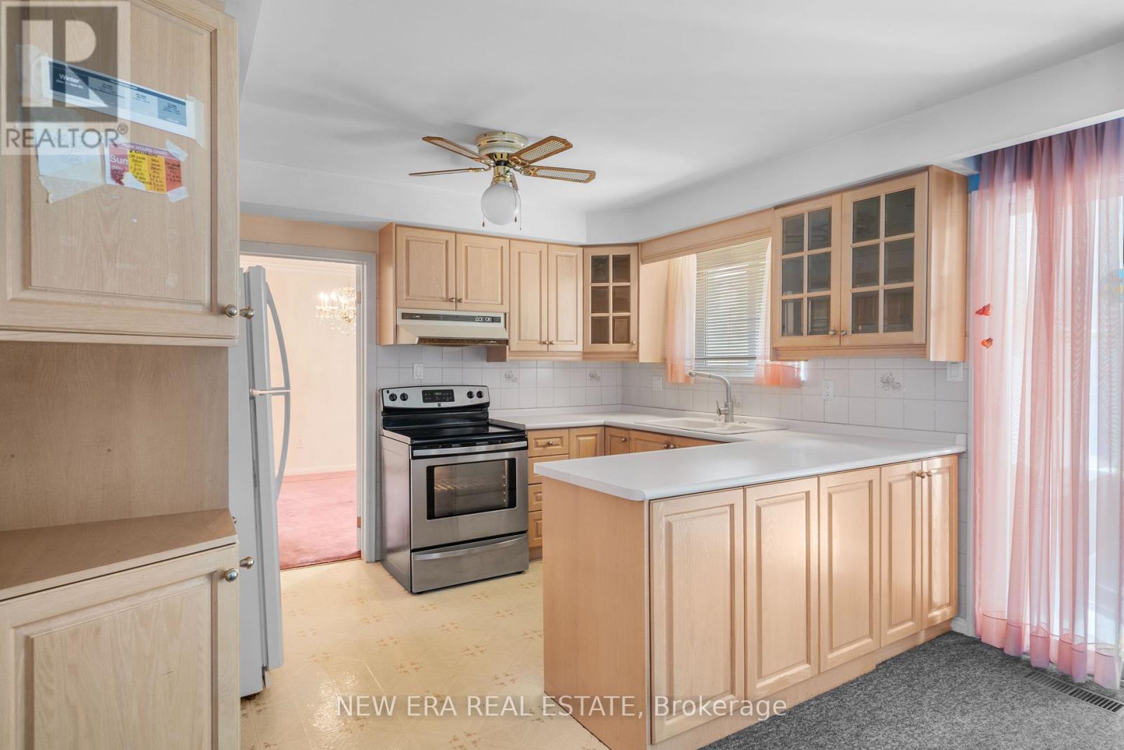 1889 Steepbank Crescent, Mississauga, Ontario  L4X 1T9 - Photo 12 - W13788242