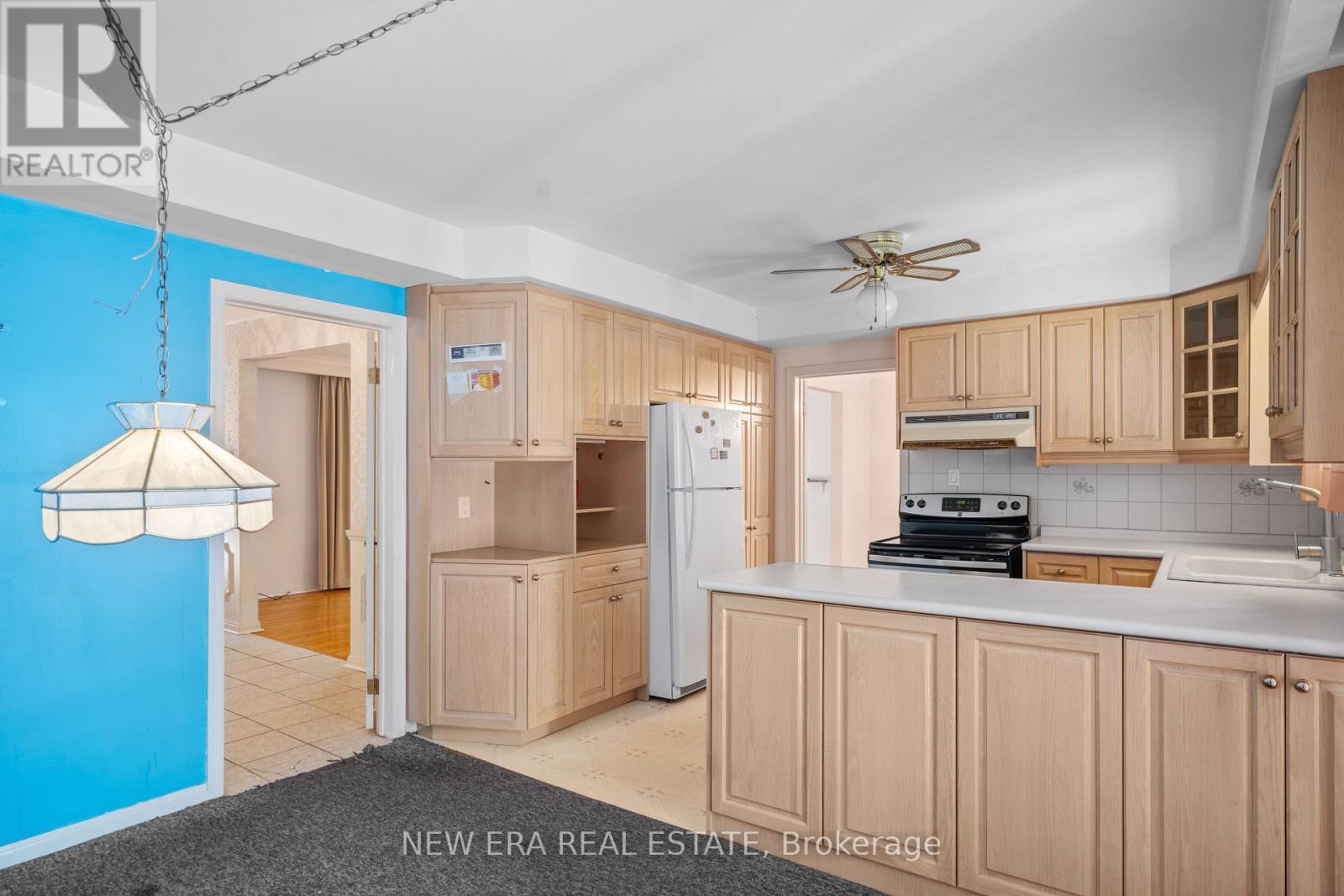 1889 Steepbank Crescent, Mississauga, Ontario  L4X 1T9 - Photo 13 - W13788242
