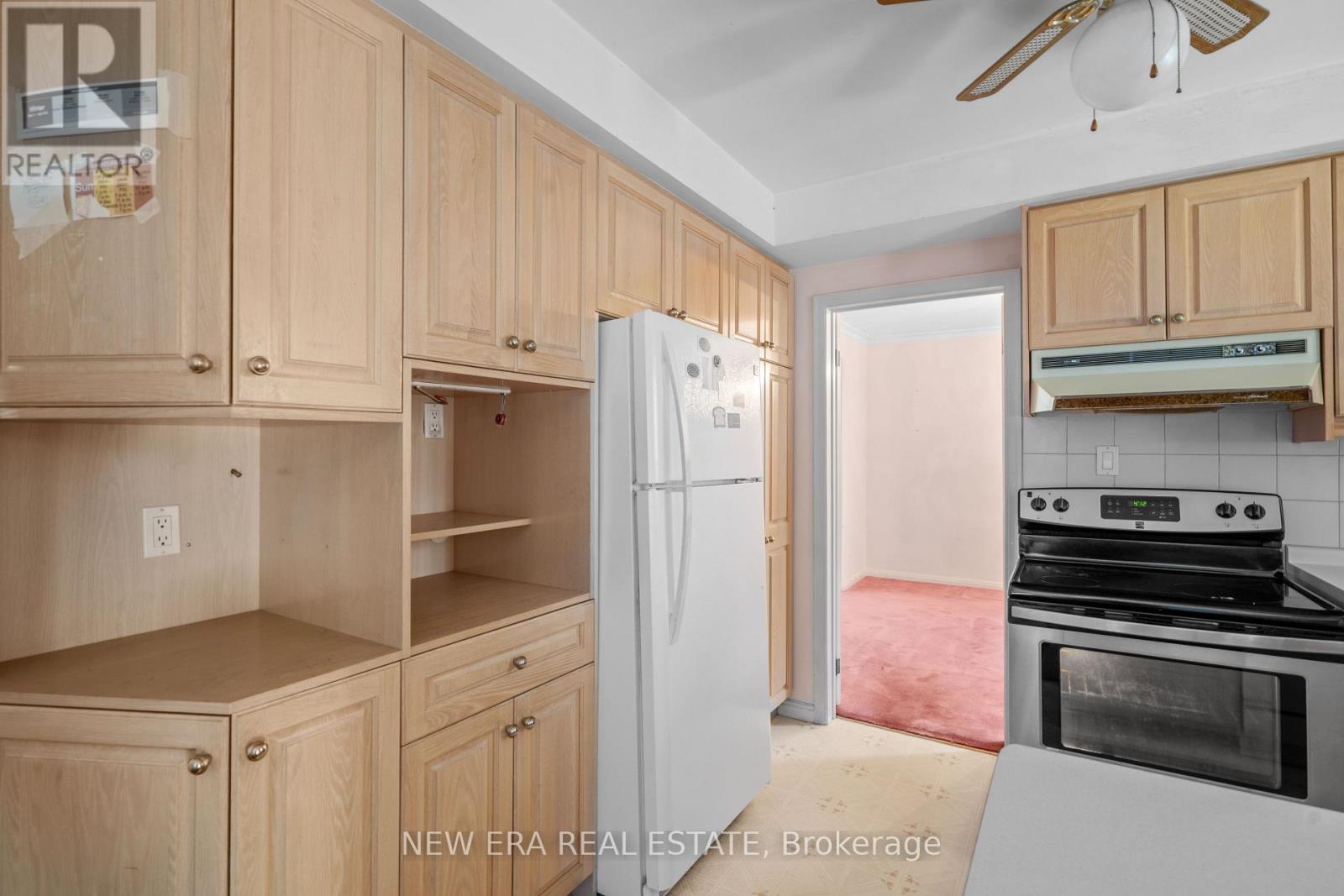 1889 Steepbank Crescent, Mississauga, Ontario  L4X 1T9 - Photo 14 - W13788242