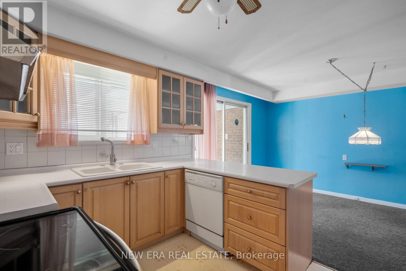 1889 Steepbank Crescent, Mississauga, Ontario  L4X 1T9 - Photo 16 - W13788242