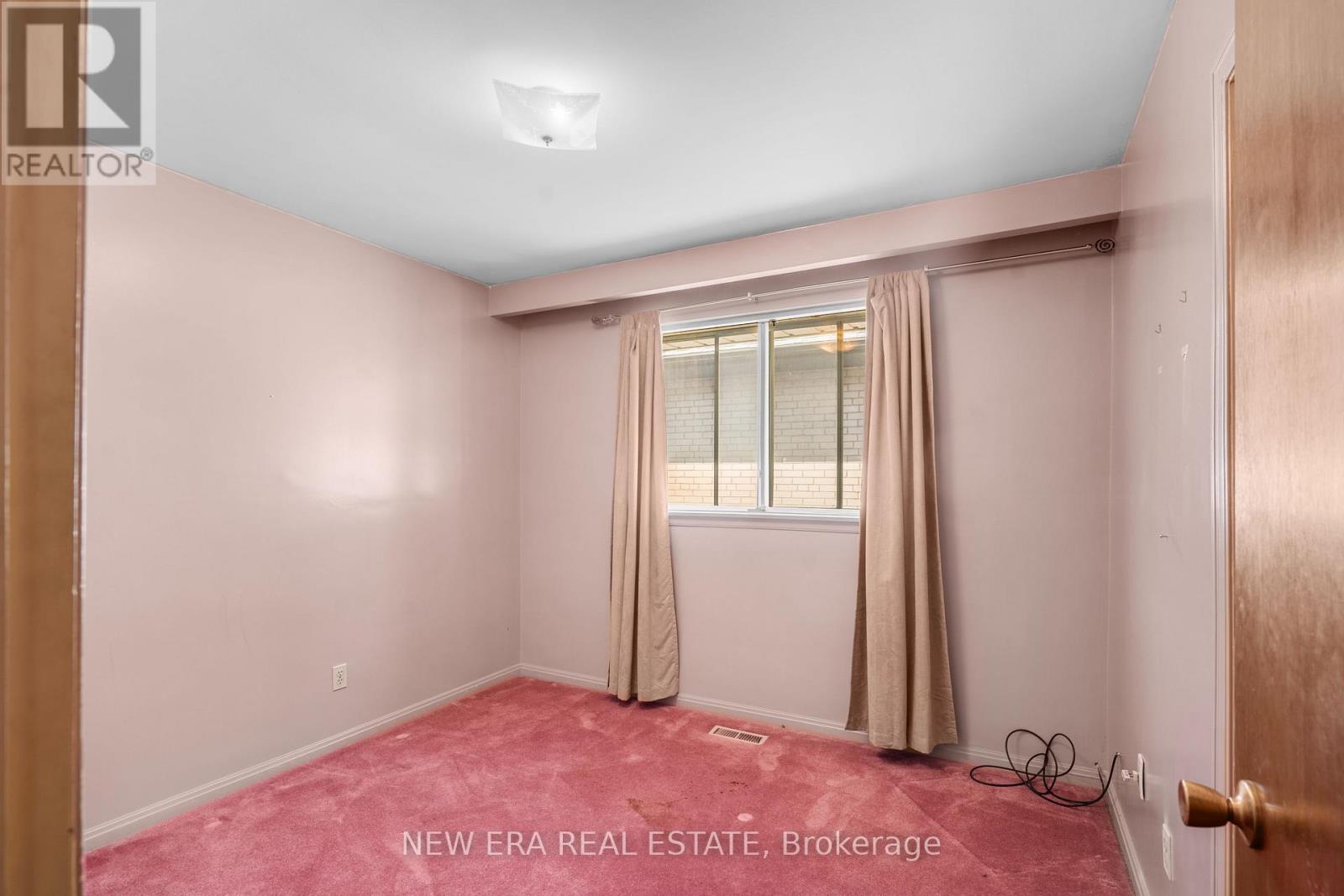 1889 Steepbank Crescent, Mississauga, Ontario  L4X 1T9 - Photo 19 - W13788242